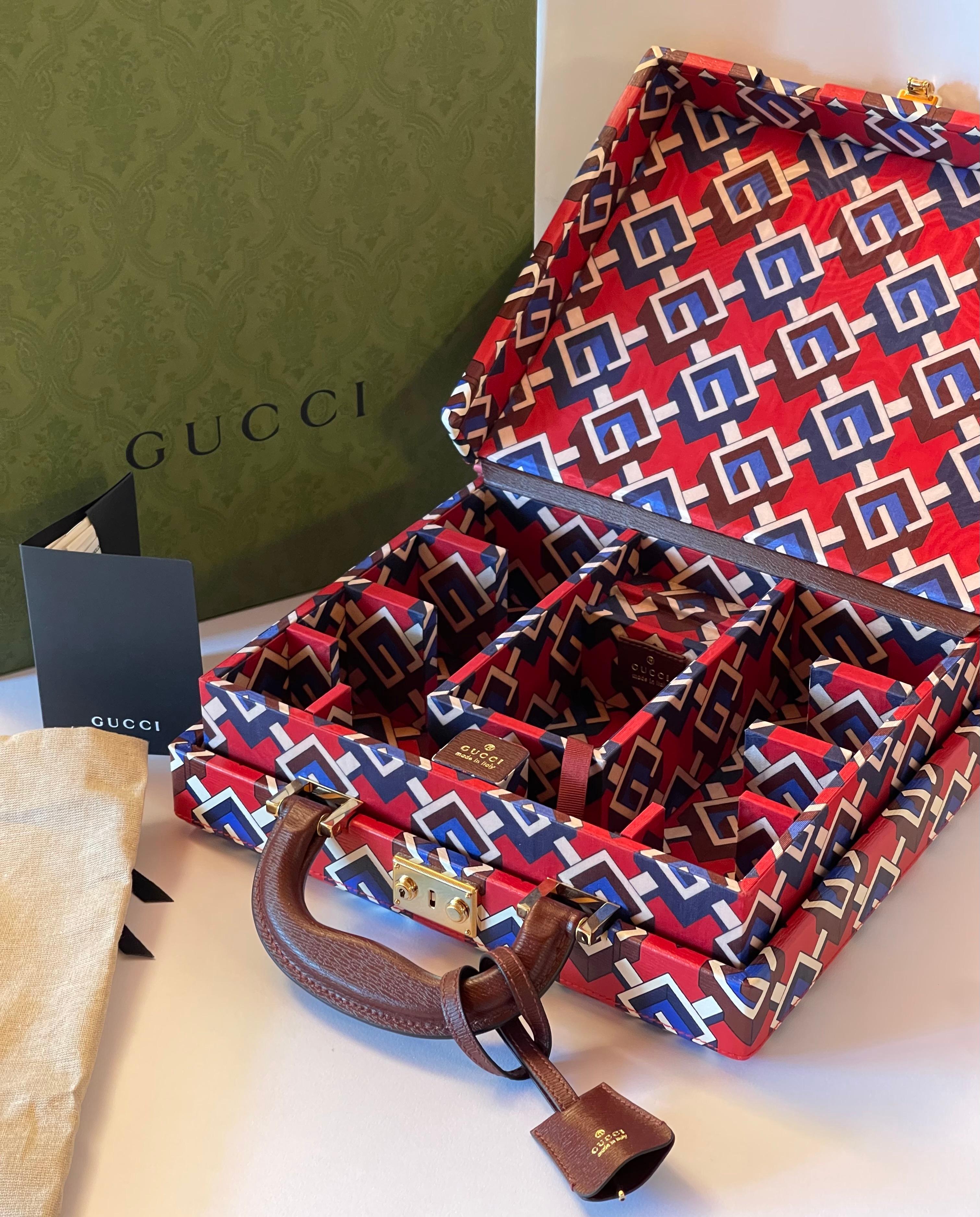 GUCCI Geometrische G Aktentasche Poker Kartenspiel Set im Angebot 7
