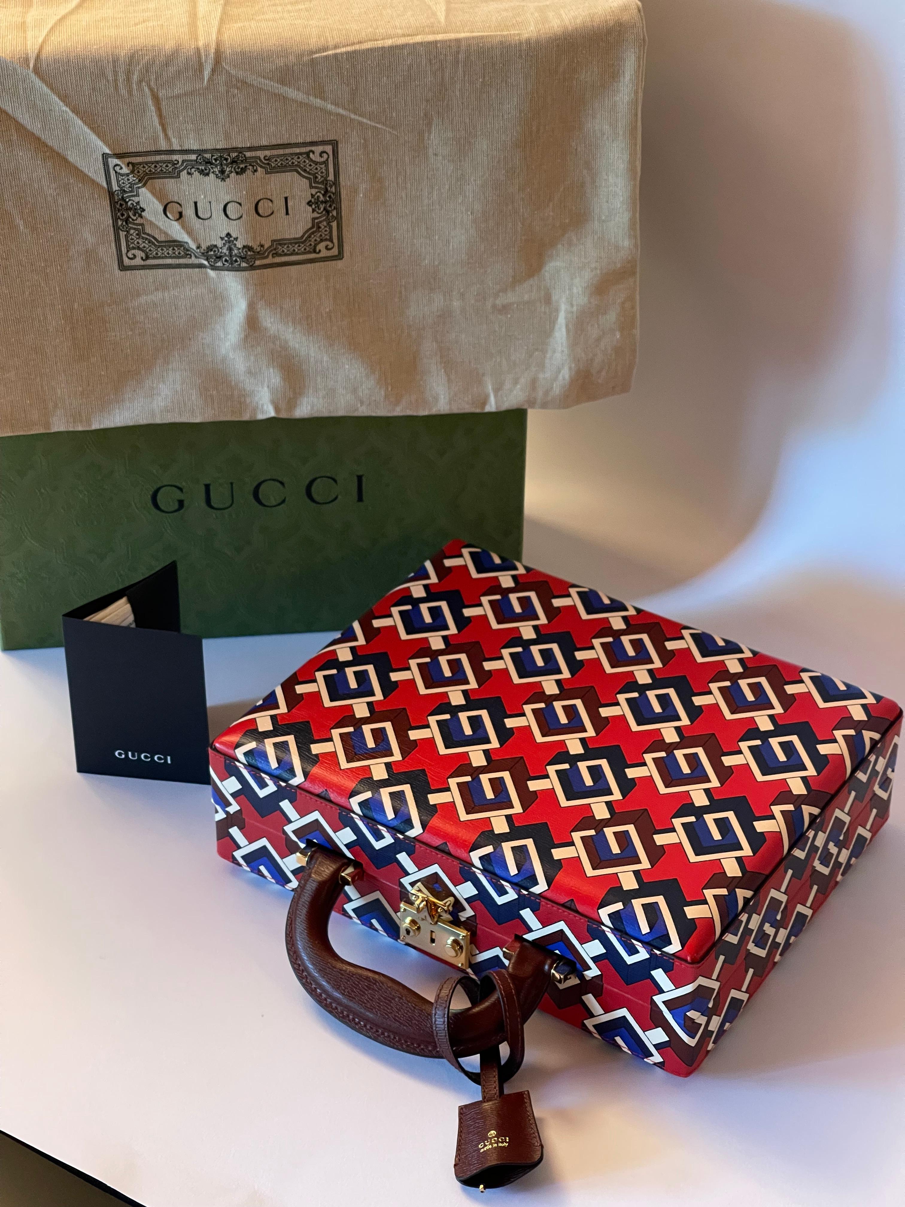 GUCCI Geometrische G Aktentasche Poker Kartenspiel Set (Italienisch) im Angebot