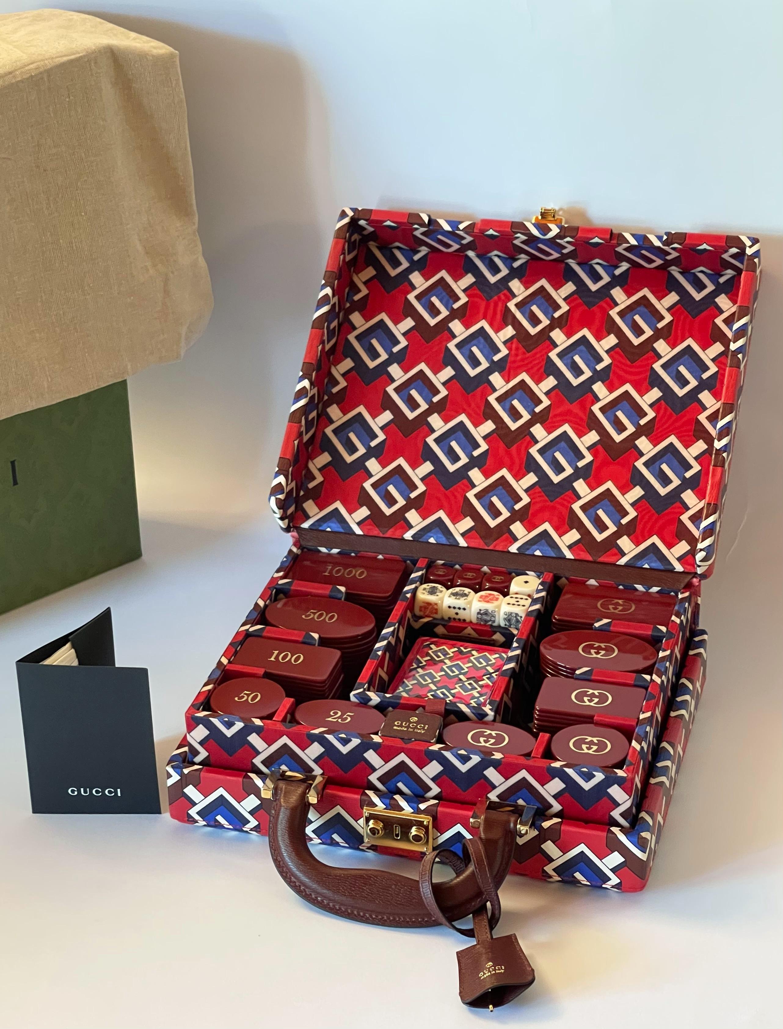 GUCCI Geometrische G Aktentasche Poker Kartenspiel Set im Zustand „Neu“ im Angebot in Los Angeles, CA