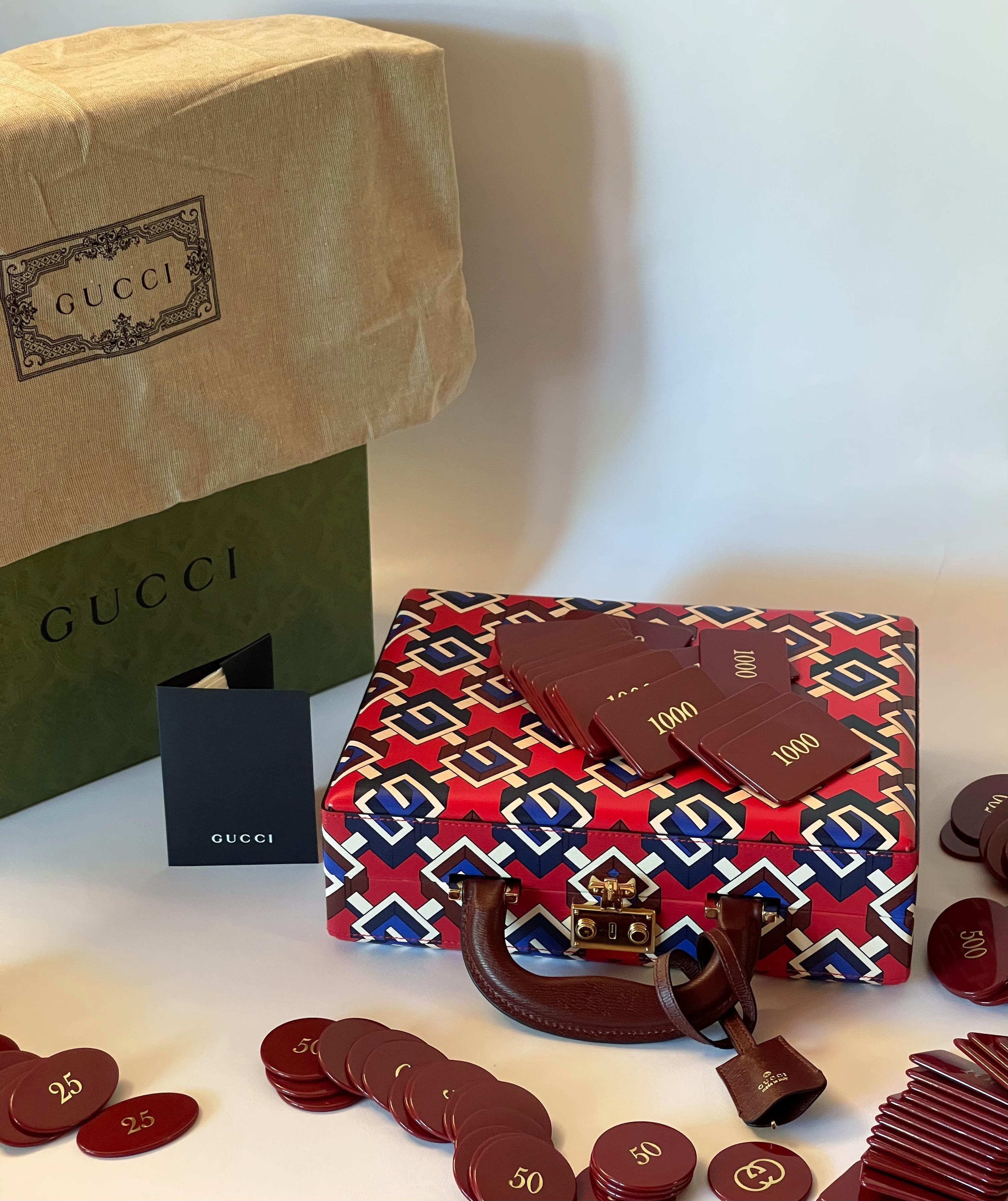 GUCCI Geometrische G Aktentasche Poker Kartenspiel Set (21. Jahrhundert und zeitgenössisch) im Angebot