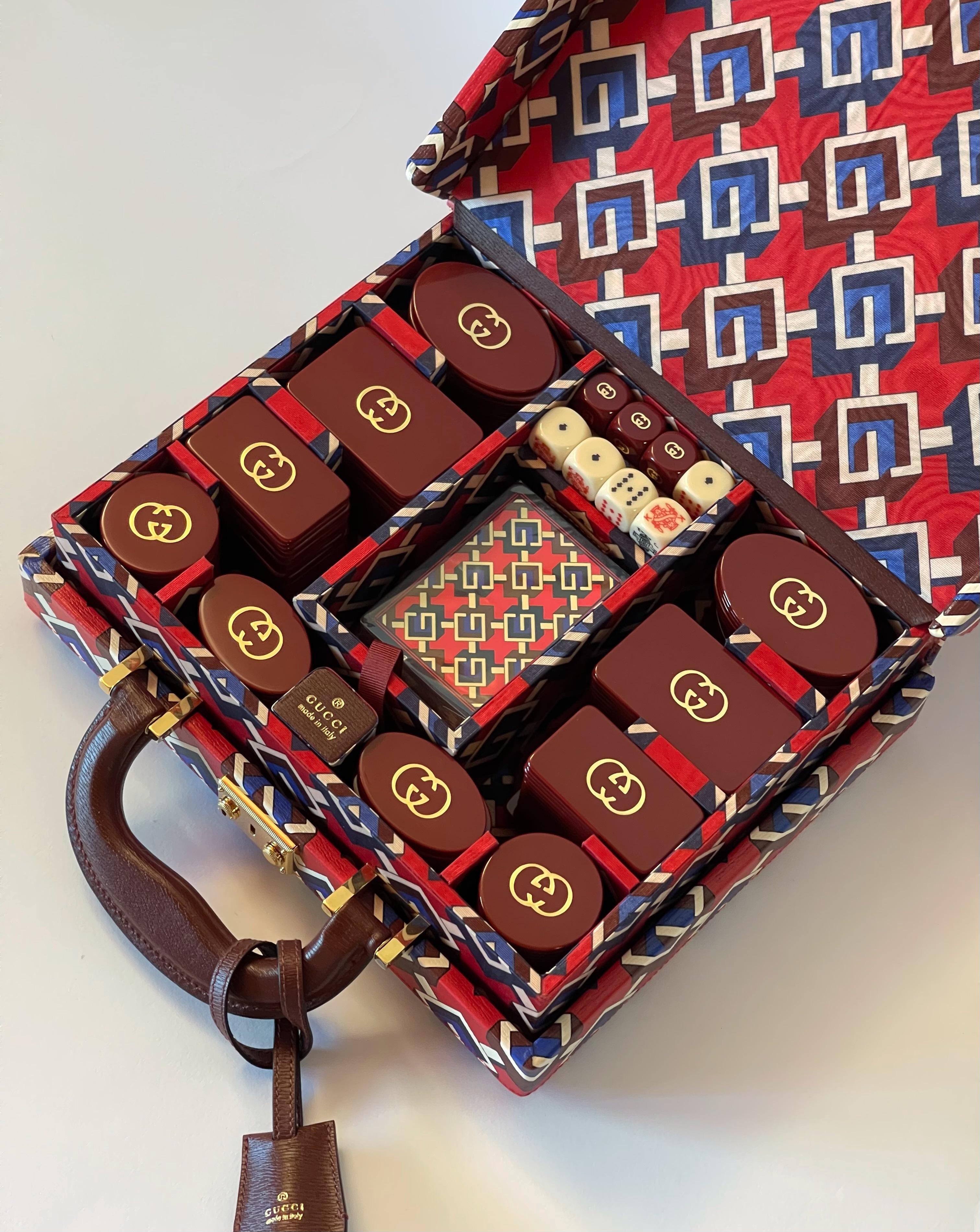 GUCCI Geometrische G Aktentasche Poker Kartenspiel Set im Angebot 1
