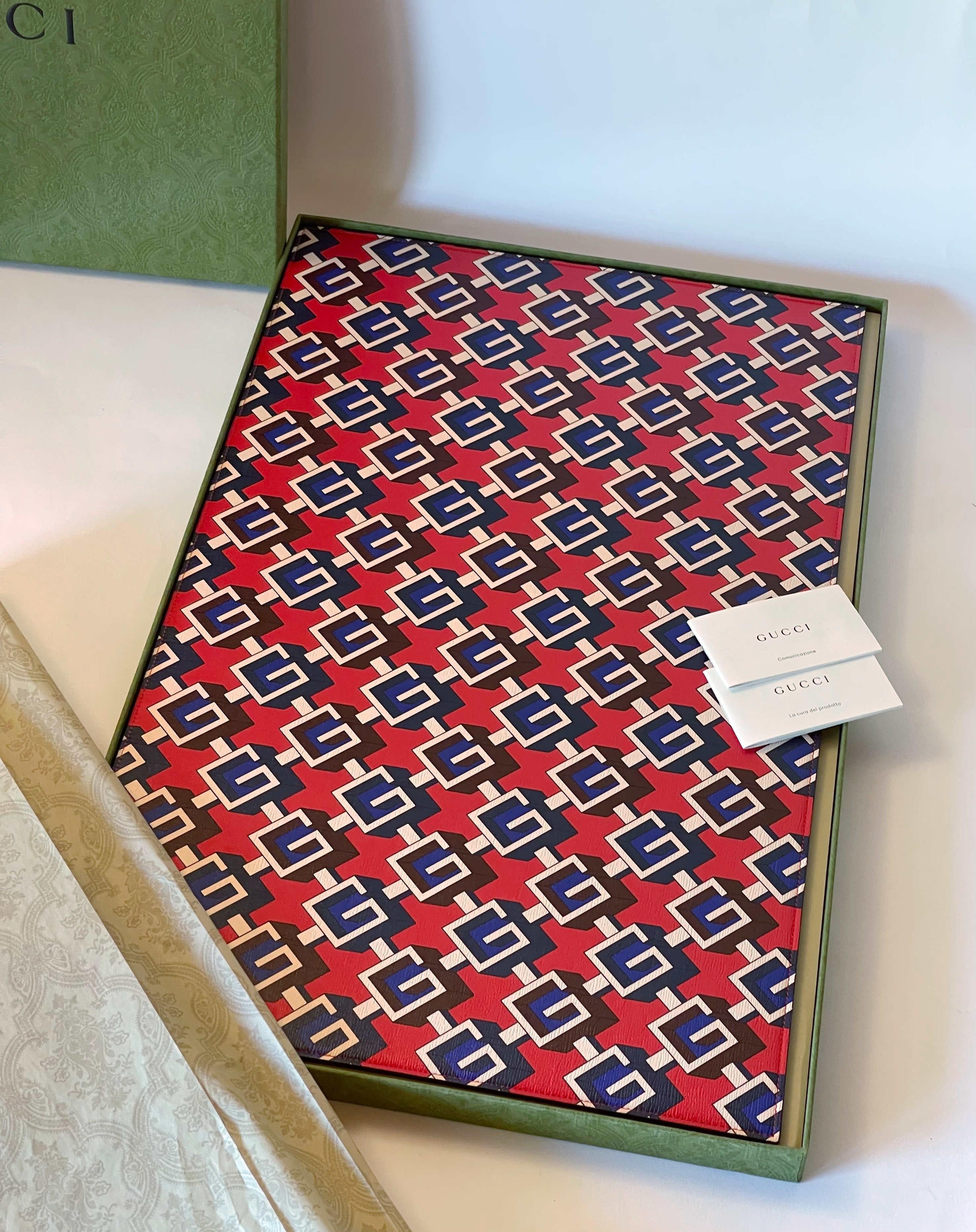 Verre Mat de bureau géométrique G de Gucci en vente