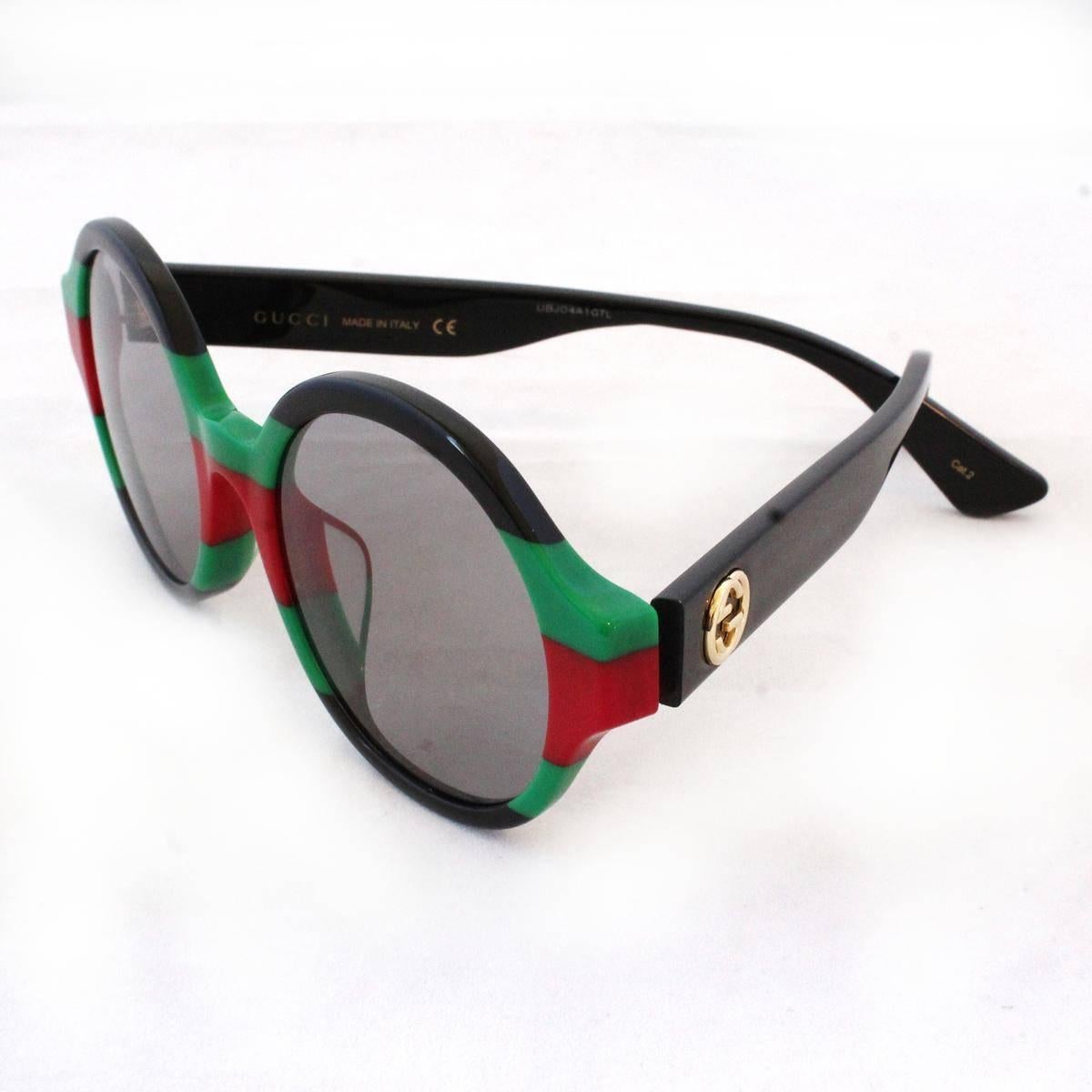 Brand new Gucci sunglasses
Round frames
Black, green and red color
With case
Width cm 14 (5.5 inches)
Condition: New with case
Worldwide express shipping included in the price !