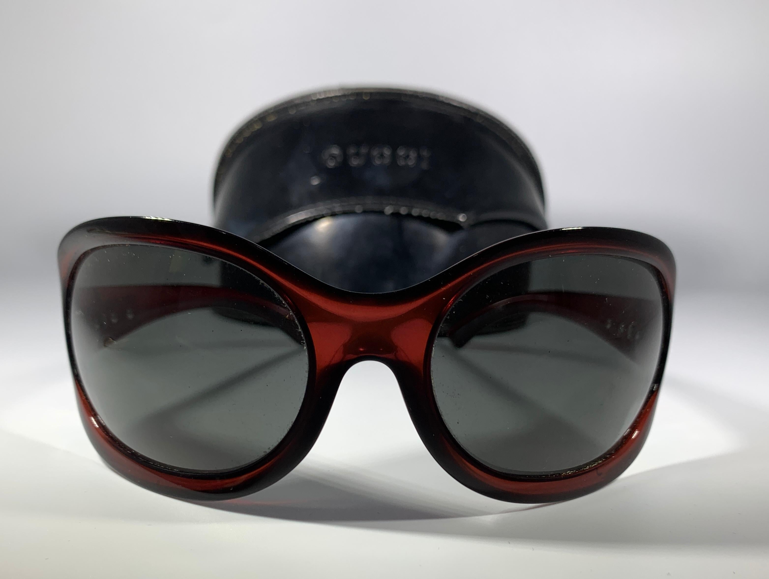 Gucci GG 1488/S  AY3  69 21 110 Brand New  Brown Women Sunglasses, Made in Italy
69   21  110
GG 1488/S  AY3
OPTYL
Great Gift just in time for Holidays
Amazing and High Fashionable Sun Glasses
Full money Back Guaranteed. 
Monalisa Jewelry Inc.
We