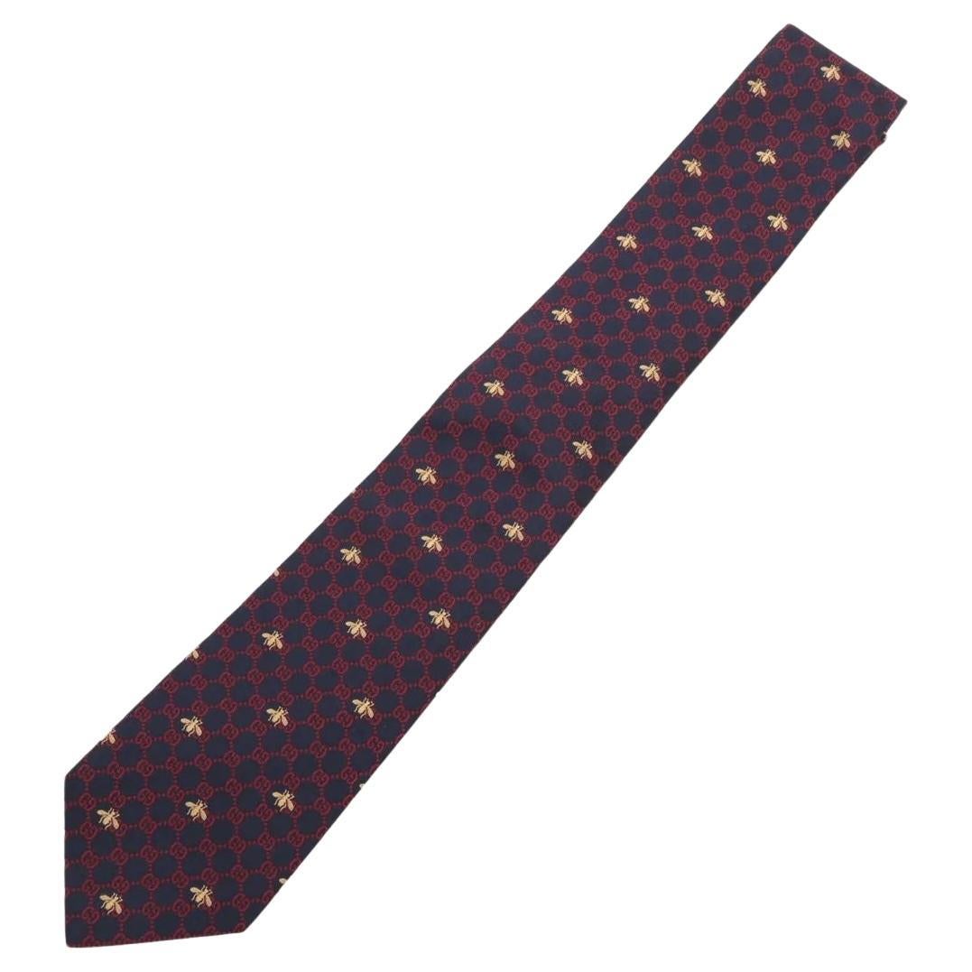 Gucci GG Bee Jacquard Silk Necktie Navy Blue (Cravate en soie Jacquard abeille GG) en vente