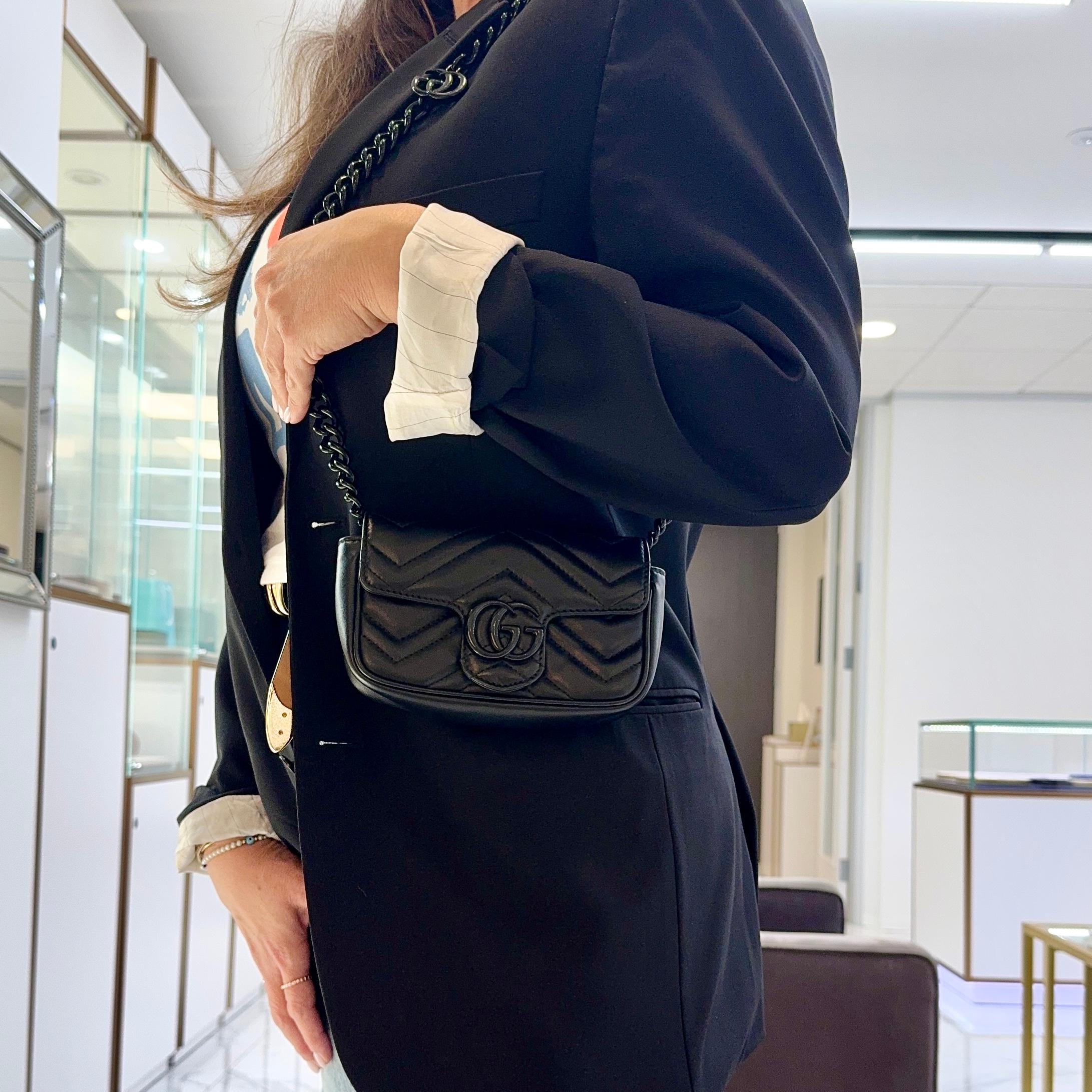 Gucci GG Cintura a catena in pelle di vitello nera matelasse monocromatica Marmont in vendita 7