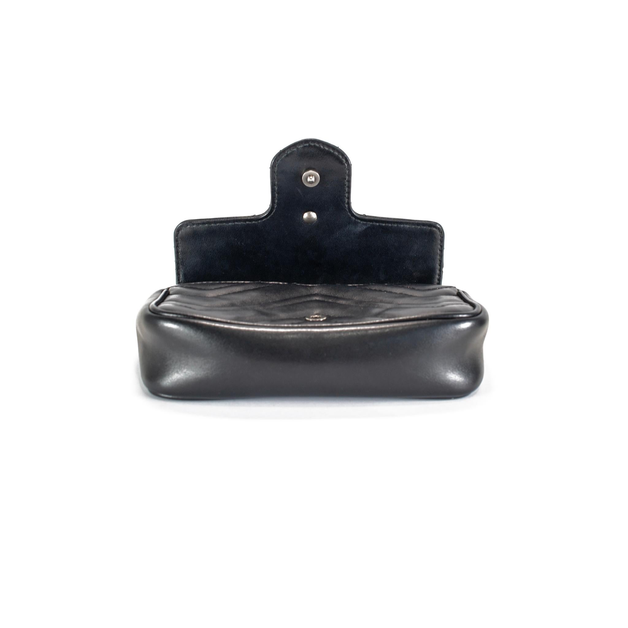 Gucci GG Cintura a catena in pelle di vitello nera matelasse monocromatica Marmont in vendita 1