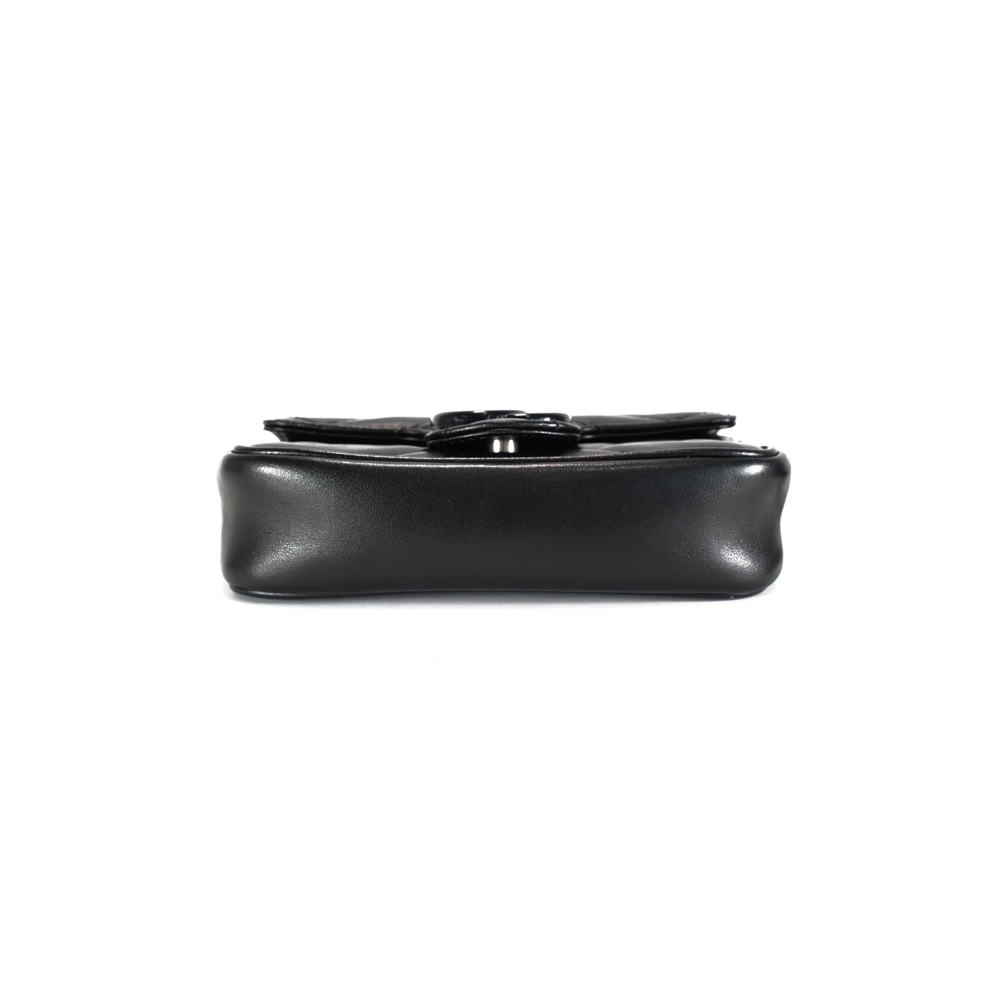 Gucci GG Cintura a catena in pelle di vitello nera matelasse monocromatica Marmont in vendita 3