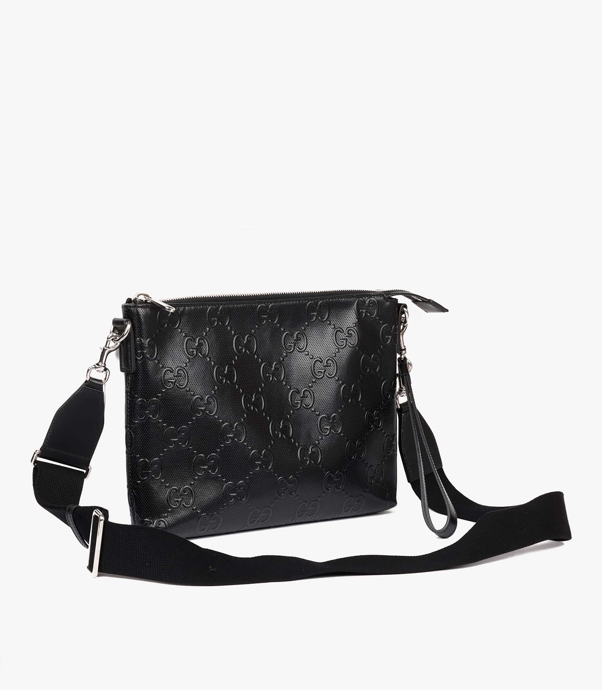 Gucci GG Black Embossed Leather Medium Messenger Bag In Excellent Condition For Sale In Bishop's Stortford, Hertfordshire