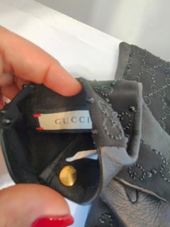 Gucci GG Schwarze Handschuhe aus Leder mit Swarovski-Steinen, Größe M