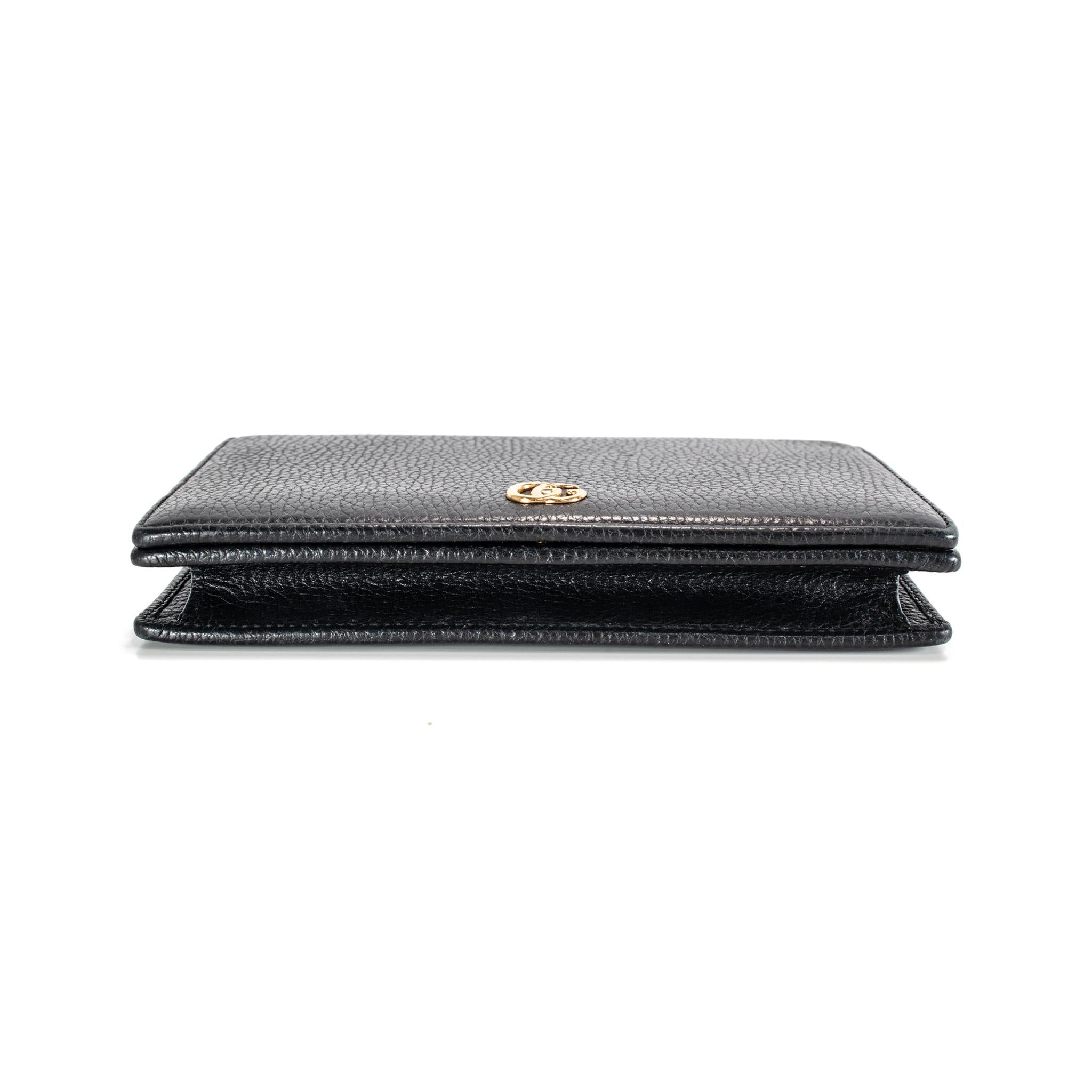 Gucci Gg Black Textured Leather Marmont Wallet on Chain Crossbody Bag Pour femmes en vente