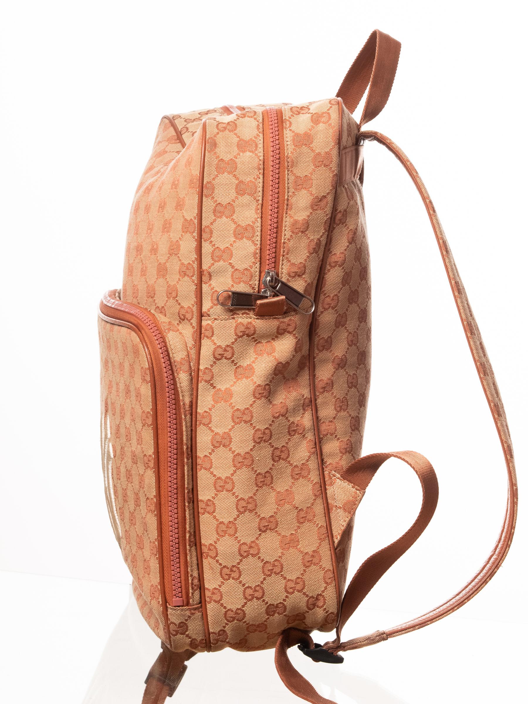 Gucci GG Canvas NY Backpack SS19 In Good Condition For Sale In Montreal, Quebec