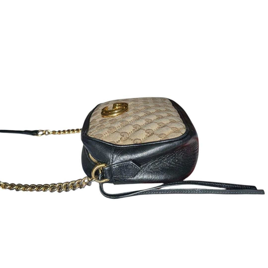 Gucci GG Diagonale gesteppte Canvas Marmont kleine Kameratasche im Zustand „Gut“ im Angebot in Scottsdale, AZ
