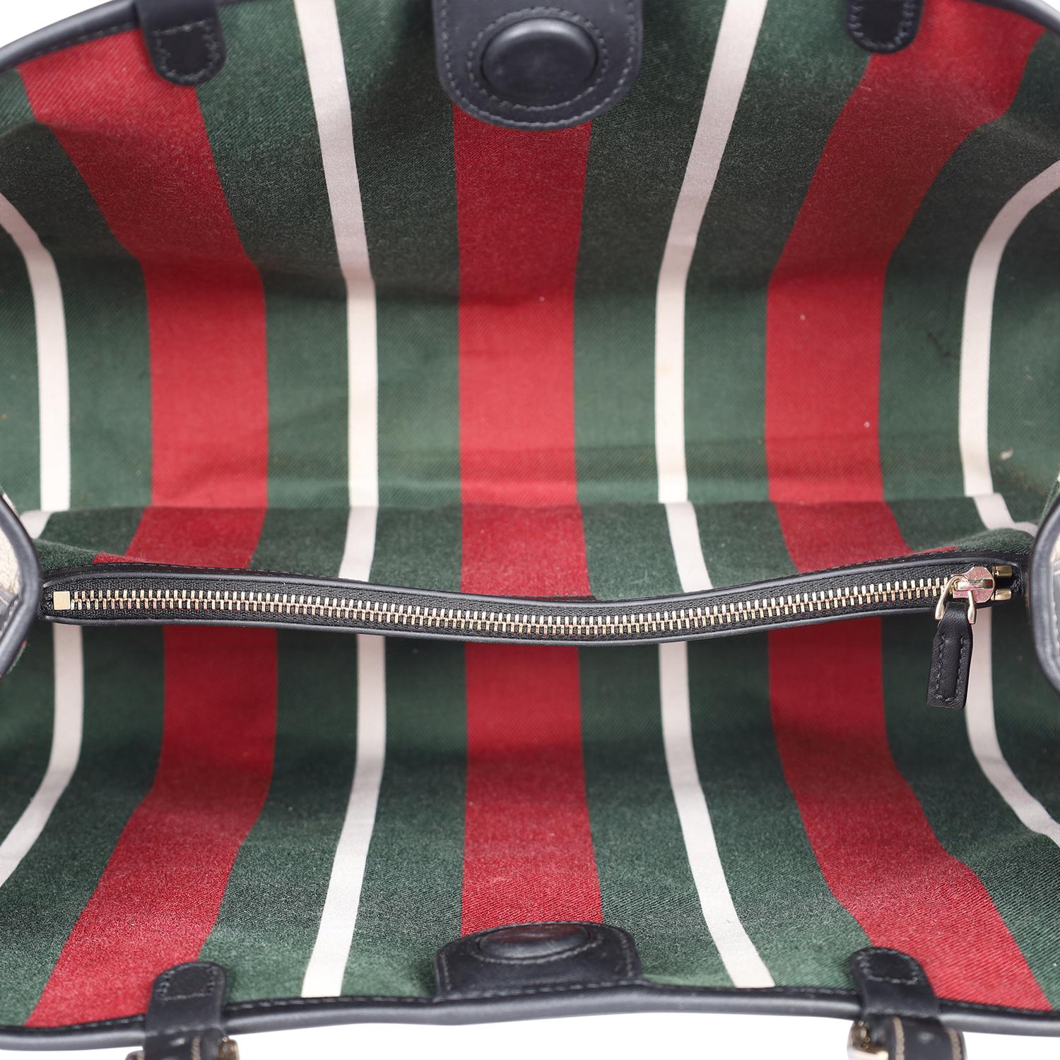 Gucci GG Emblem Maxi Tote Bag Nero in vendita 6