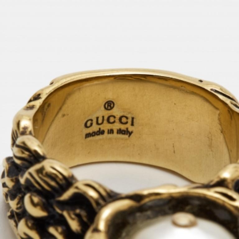 Bague en or avec fausse perle Gucci GG Taille 61 État moyen - En vente à Dubai, Al Qouz 2