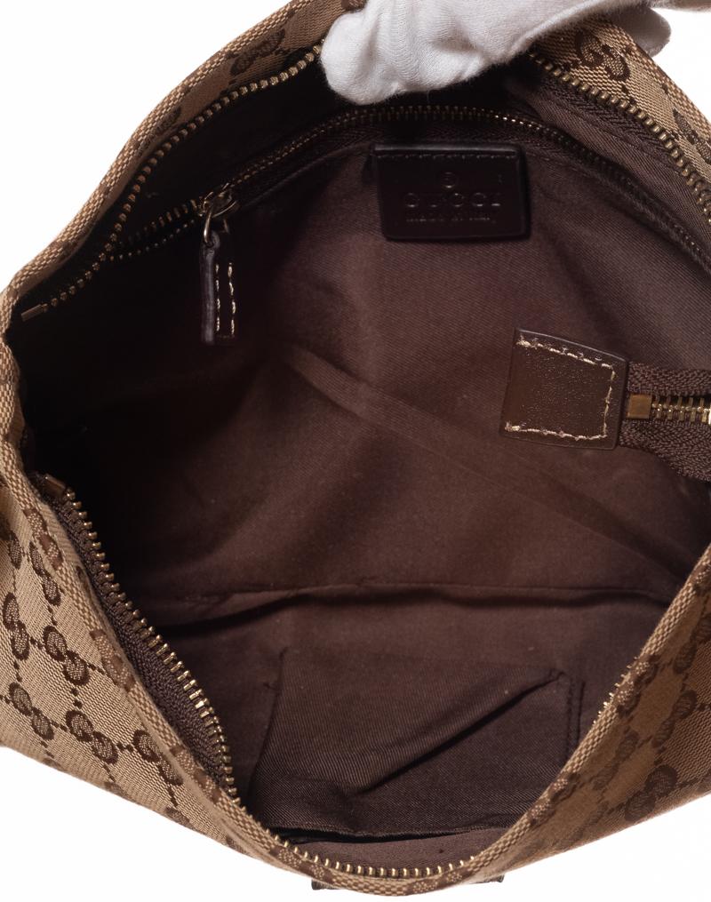 Gucci GG Canvas Sherry Line Crossbody In Excellent Condition In Montreal, Quebec