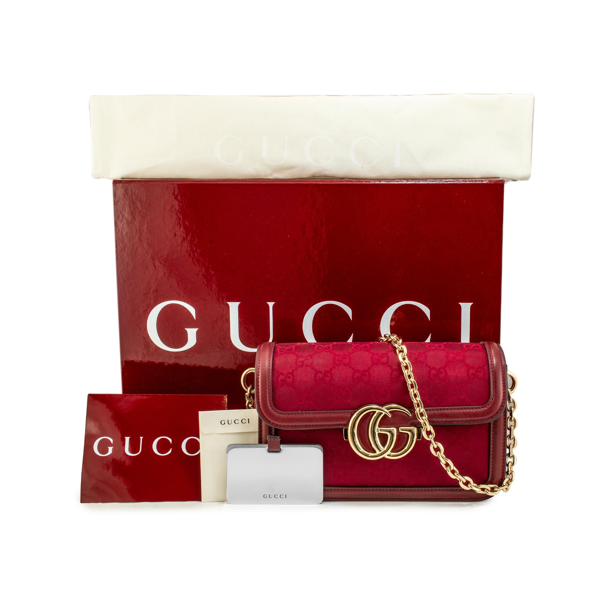 Gucci GG GO Small Bordeaux Gold Hardware Shoulder Bag Excellent état - En vente à Houston, US