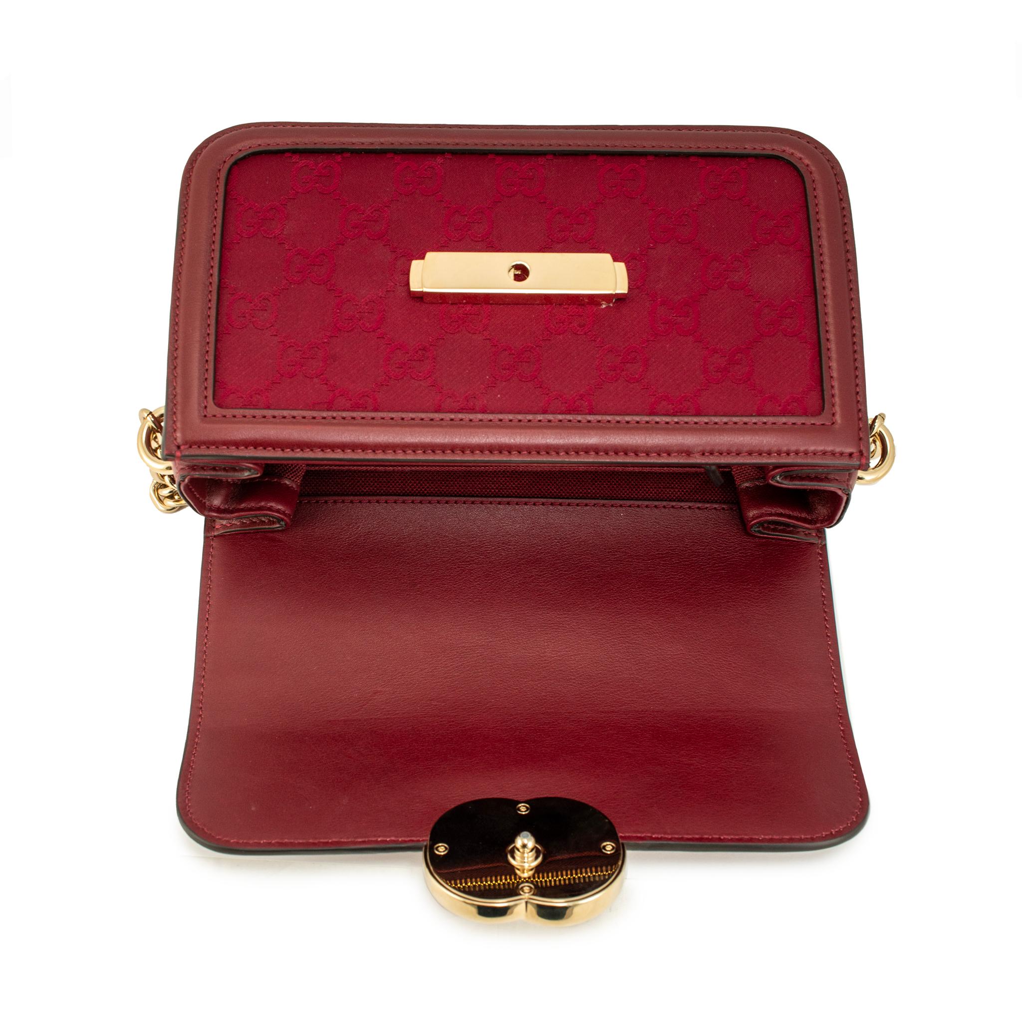 Gucci GG GO Small Bordeaux Gold Hardware Shoulder Bag en vente 1