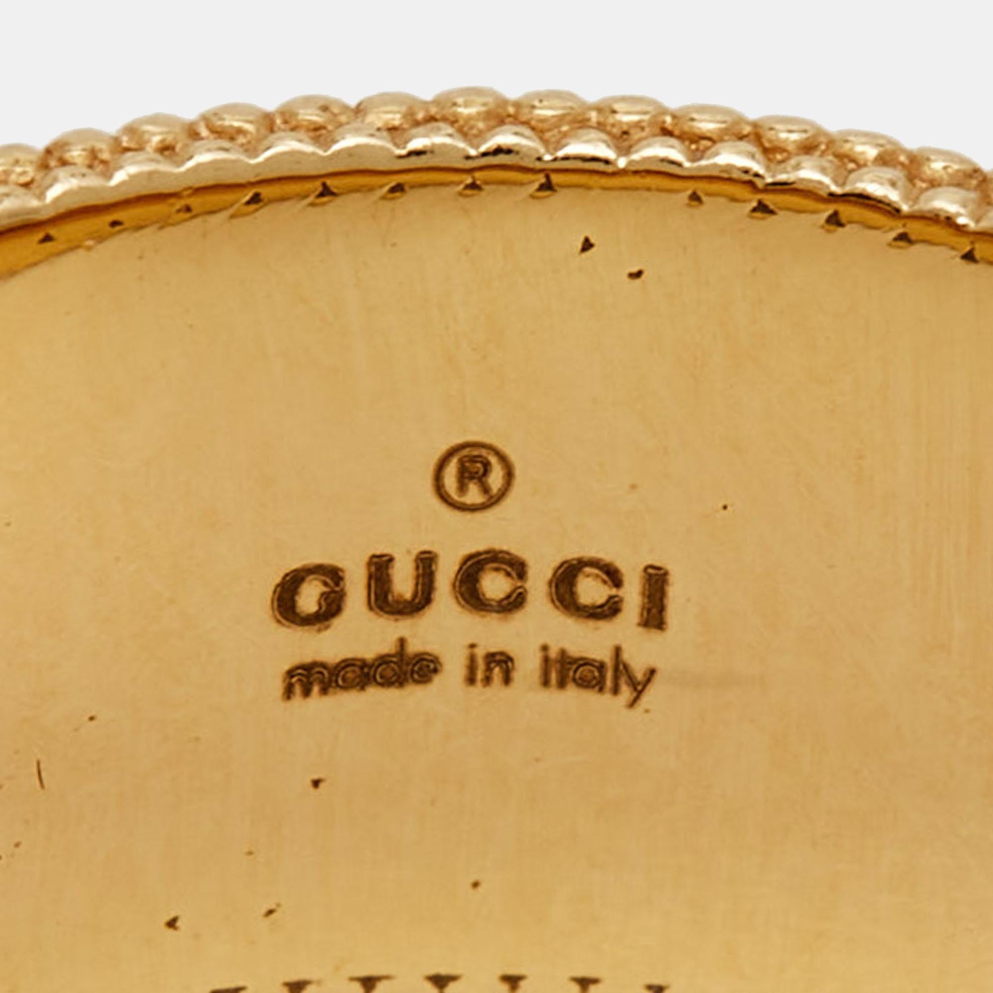 Gucci GG Icon Blossom Enamel 18k Yellow Gold Ring Size 52 In Good Condition For Sale In Dubai, Al Qouz 2