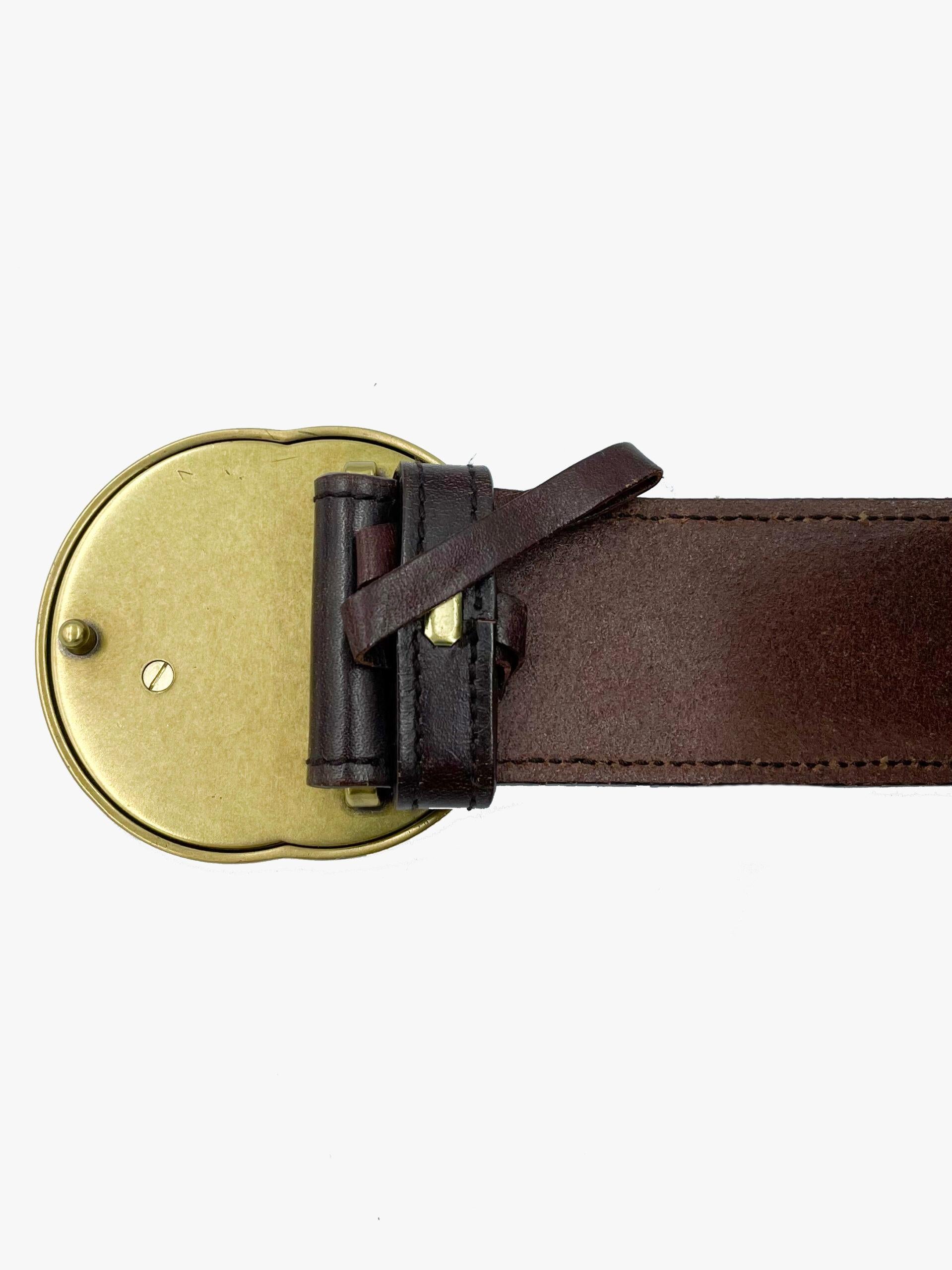 Cintura Gucci GG con fibbia intrecciata in pelle marrone in vendita 4