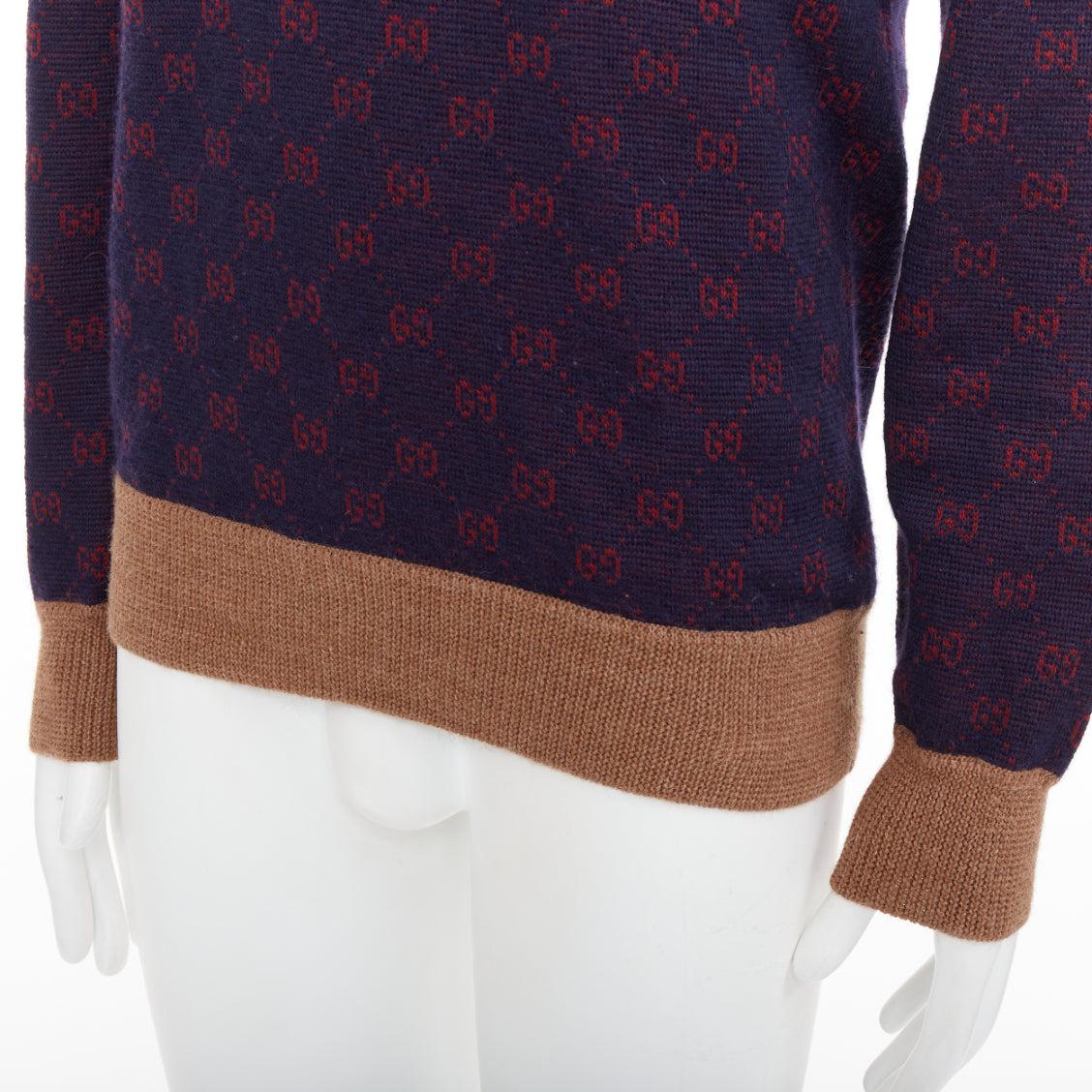 Pull GG Jacquard violet rouge laine alpaga monogramme tricoté
Référence : TGAS/F00466
Marque : Gucci
Designer : Alessandro Michele
MATERIAL : Laine, Alpaga
Couleur : violet, rouge
Motif : Monogramme
Fermeture : Pull-over
Détails supplémentaires : Il