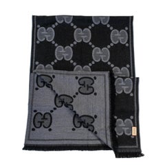 Gucci Gg Bufanda Jumbo en Jacquard de Seda y Lana Gris y Cachemira Negra