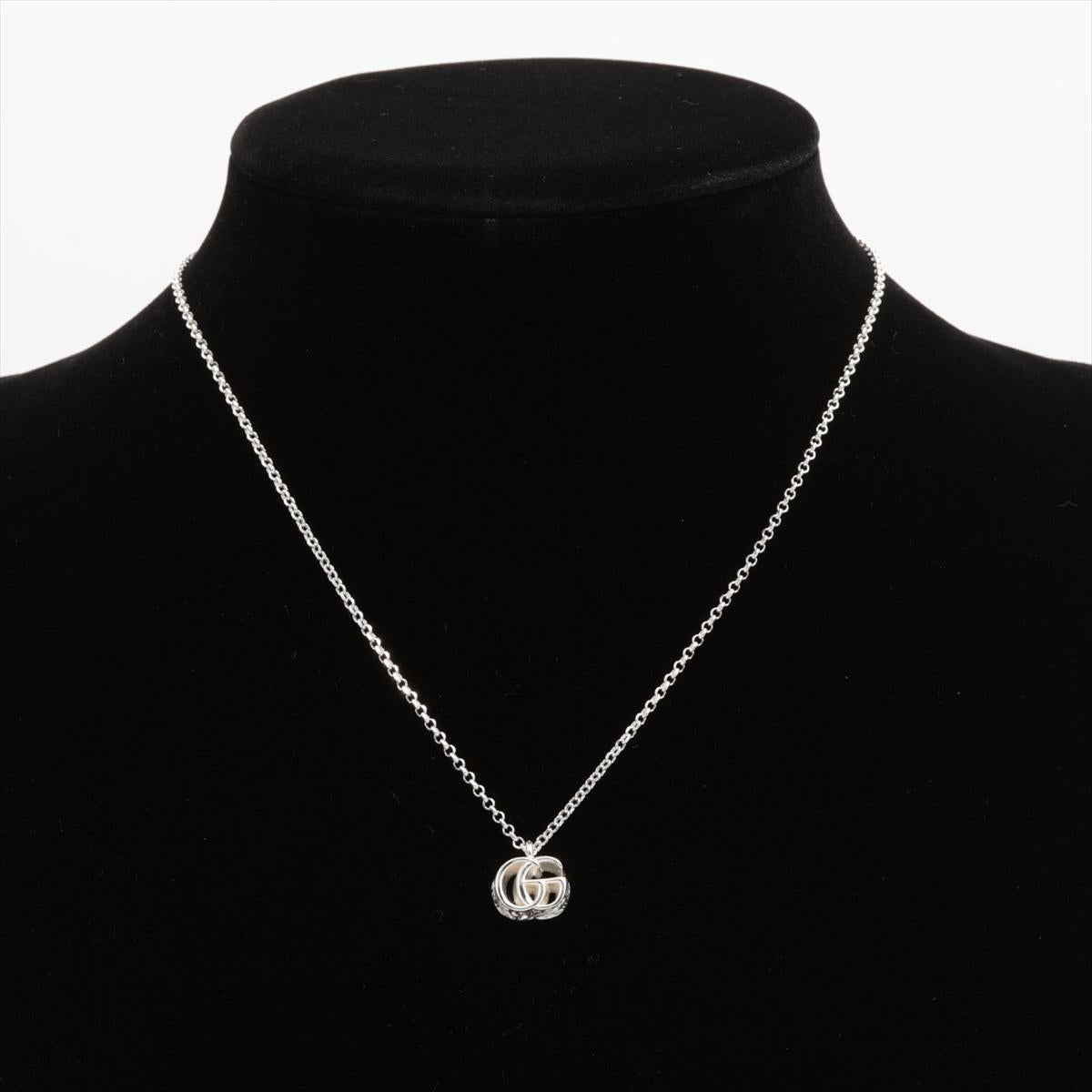 Gucci GG Logo Arabesque Necklace Silver For Sale 2