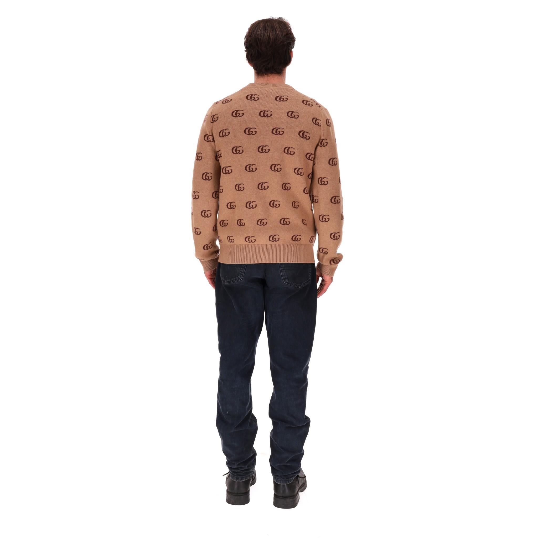 Gucci 'GG' Logo Cashmere & Wool Cardigan With Mother-Of-Pearl Buttons In Excellent Condition In London, GB
