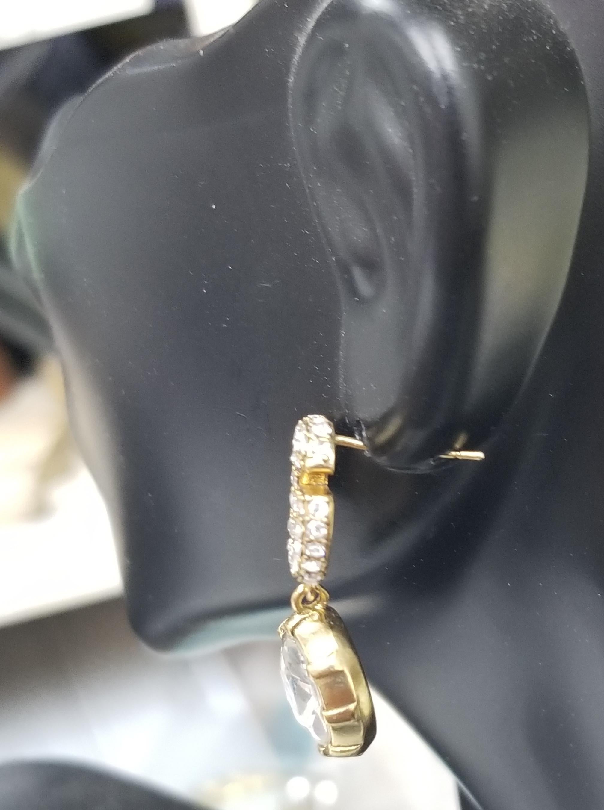 Boucles d'oreilles Gucci « GG » en cristals et cristal blanc facetté pendantes Unisexe en vente