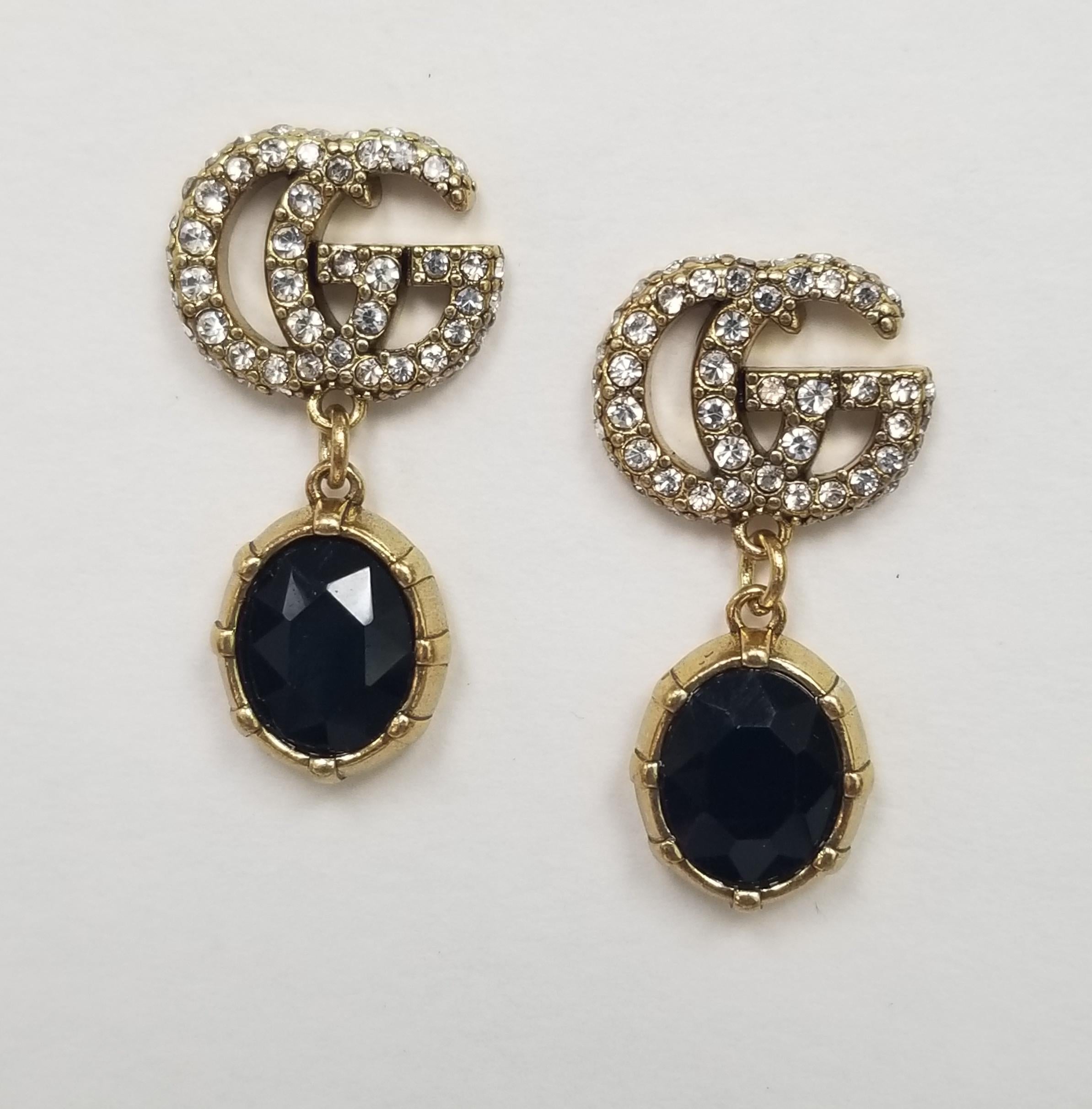 Boucles d'oreilles Gucci « GG » en cristals et cristal blanc facetté pendantes en vente 3