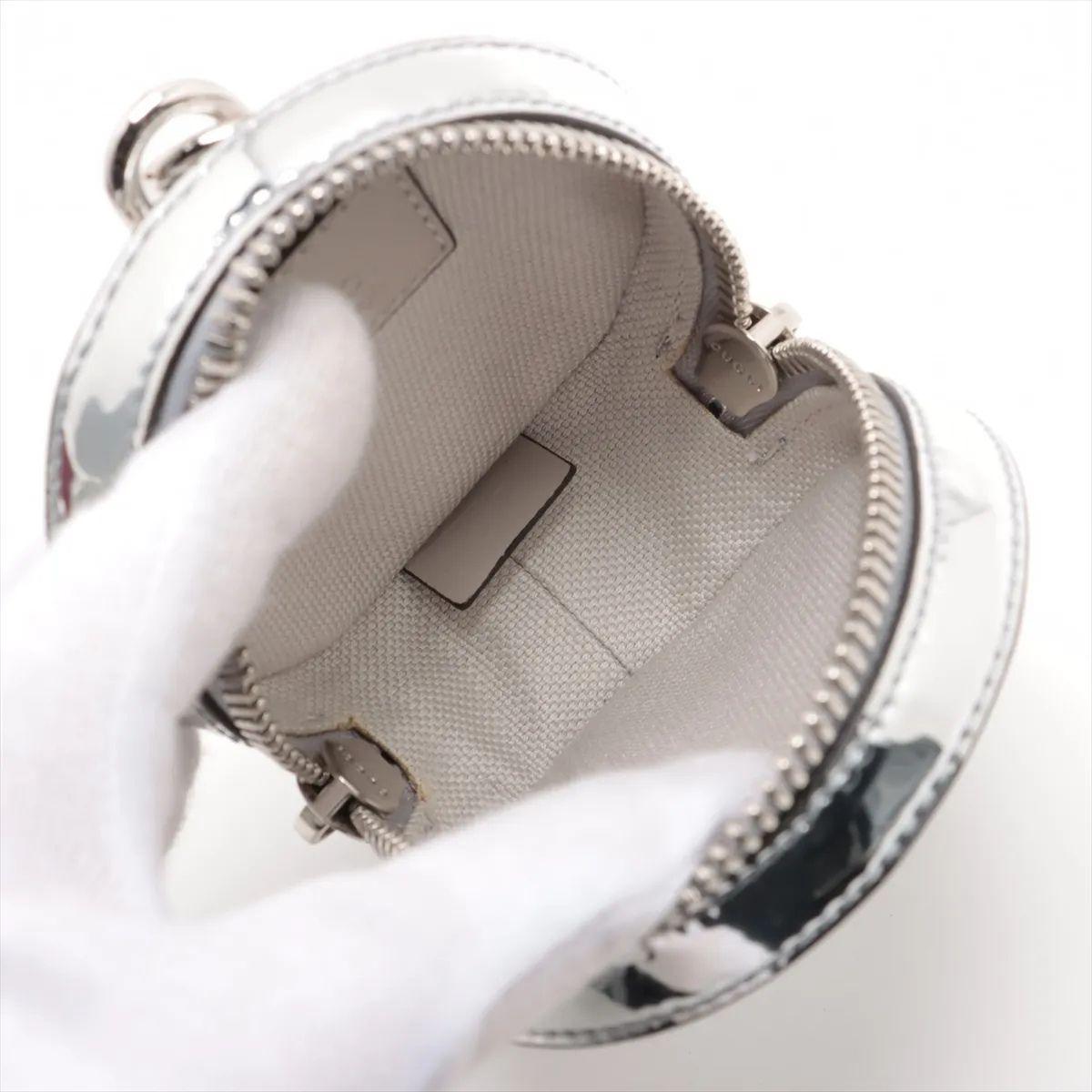 Women's Gucci GG Logo Patent Leather Round Coin Purse Silver For Sale