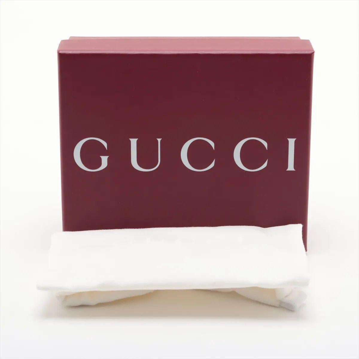 Gucci GG Logo Patent Leather Round Coin Purse Silver For Sale 2