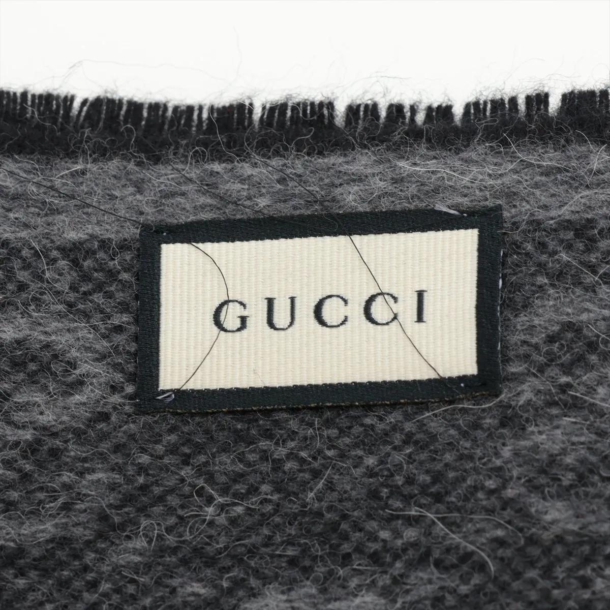 Sciarpa Gucci Logo GG in lana e alpaca, grigio In condizioni buone in vendita a Indianapolis, IN