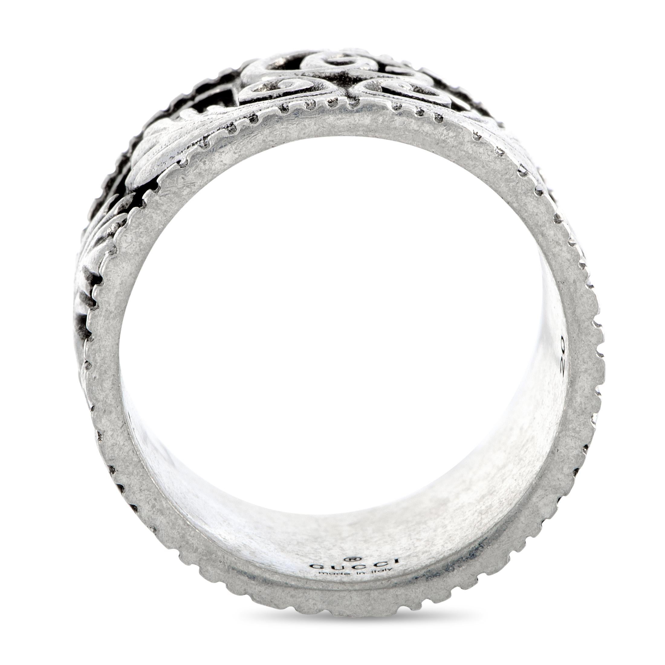 The Gucci “GG Marmont” ring is crafted from aged sterling silver and weighs 14.8 grams, boasting band thickness of 15 mm.
 
 This item is offered in brand new condition and includes the manufacturer’s box and papers.