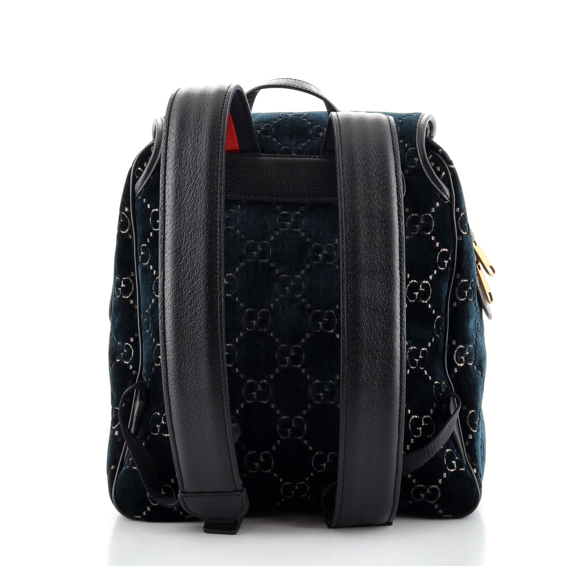 Gucci GG Marmont Rucksack GG aus Samt klein im Zustand „Gut“ in NY, NY