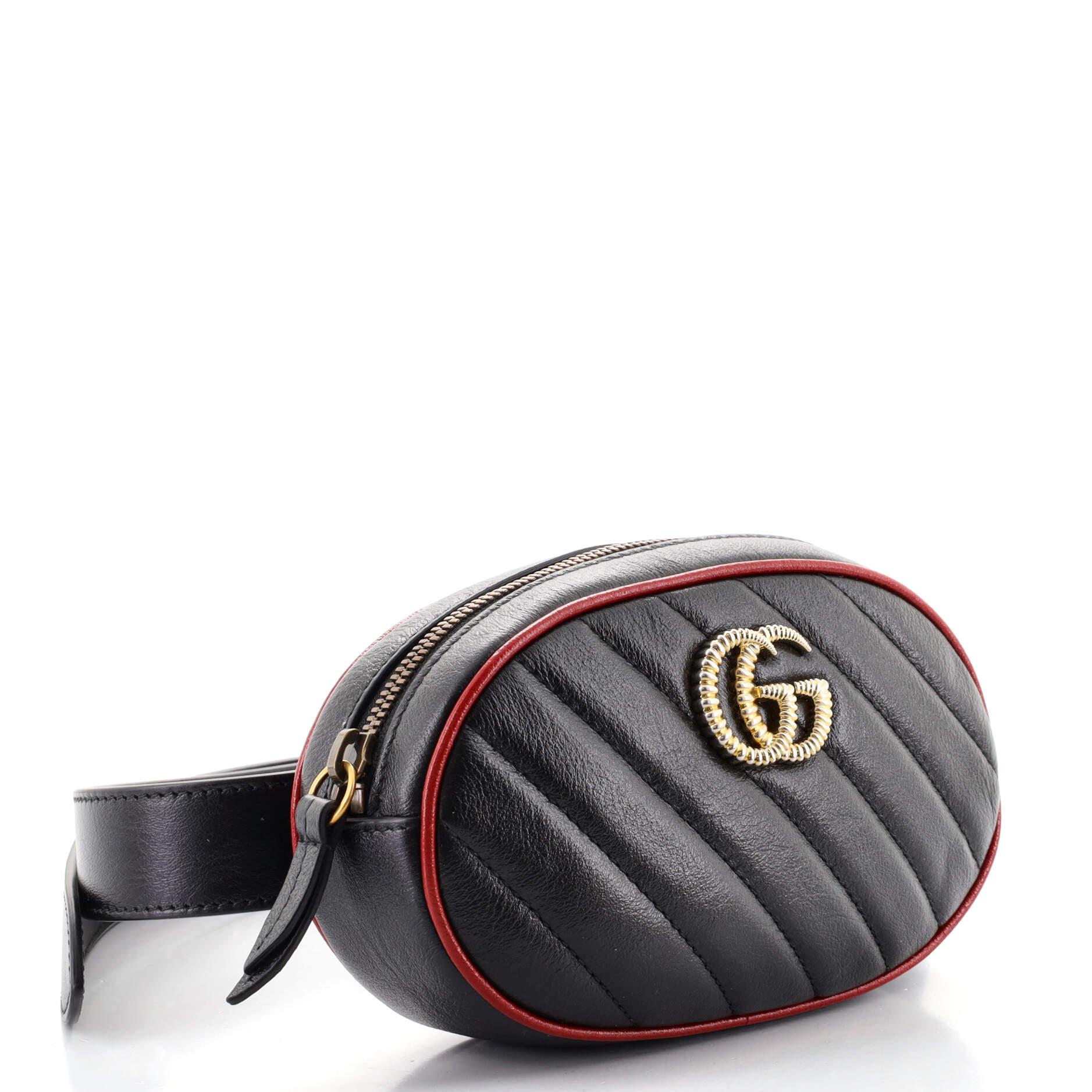 Gucci GG Marmont Gürteltasche Diagonal Gestepptes Leder (Schwarz)
