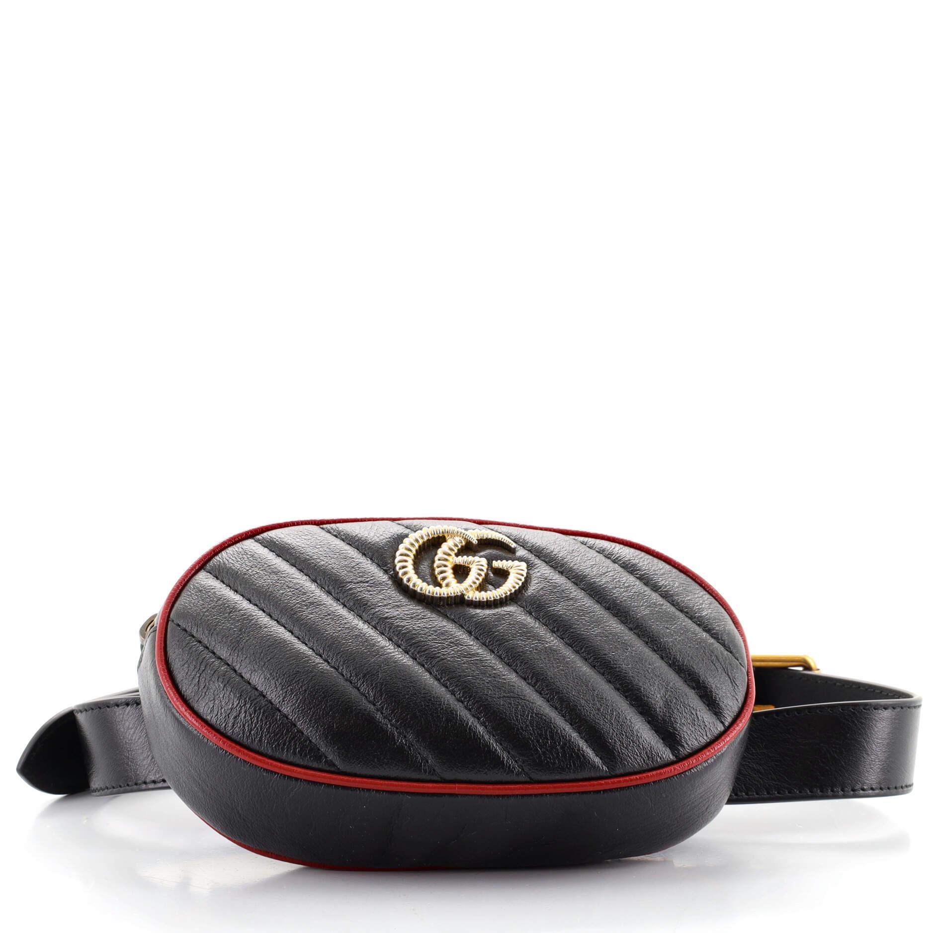 Gucci GG Marmont Gürteltasche Diagonal Gestepptes Leder für Damen oder Herren