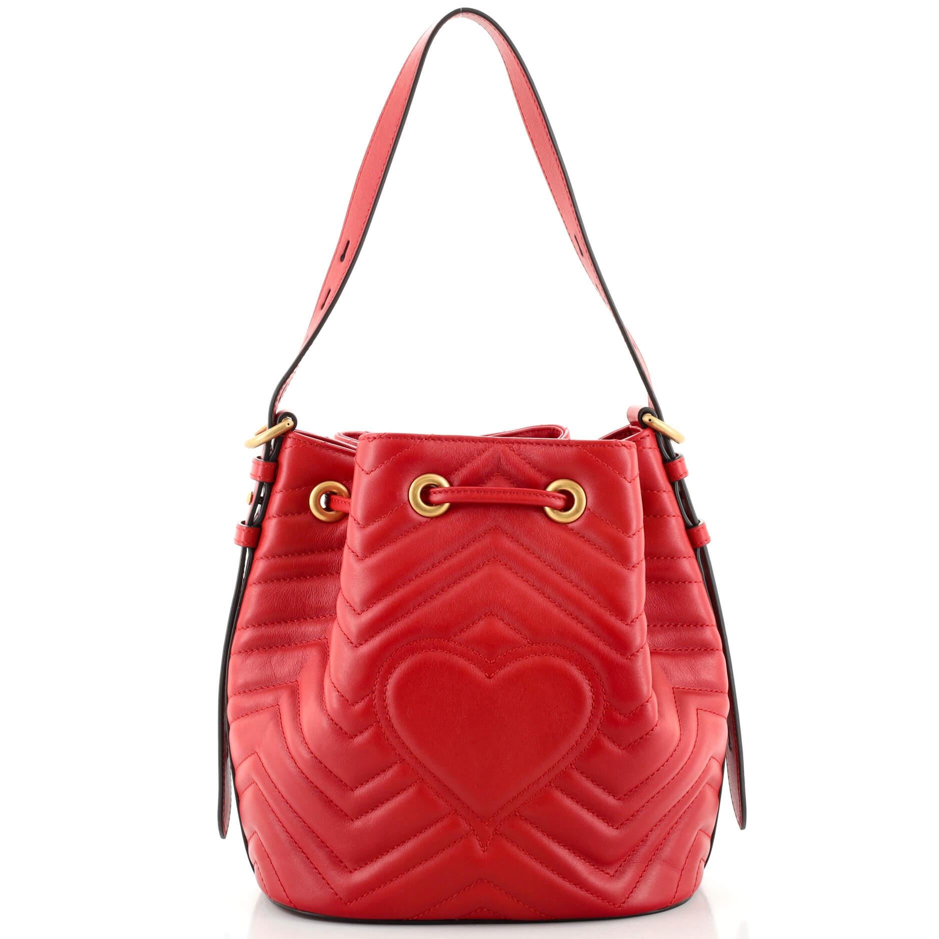 Mini gg marmont 2.0 quilted leather outlet bucket bag