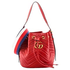 Gucci GG Marmont Bucket Bag Matelasse Leder-Tasche