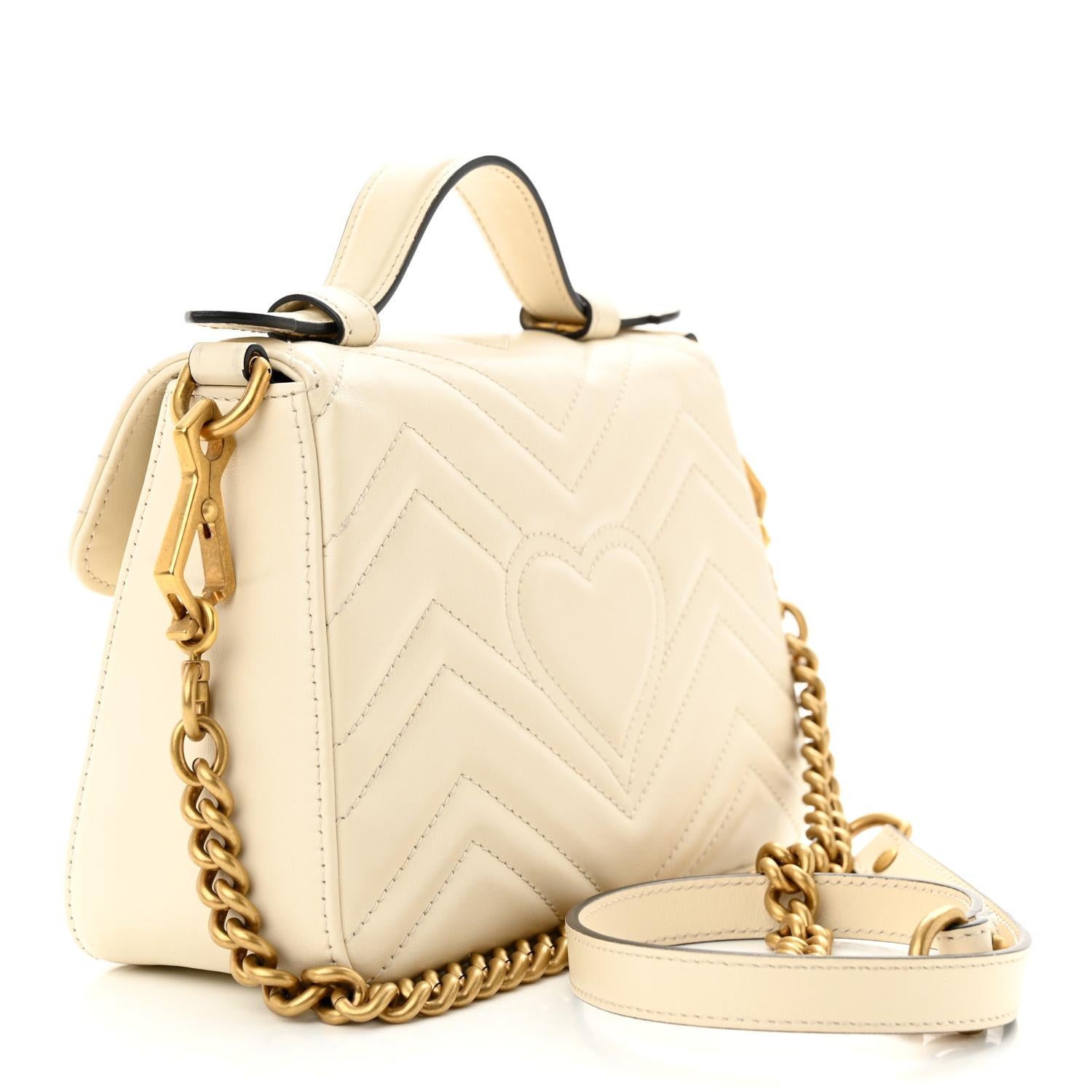 Gucci GG Marmont Calfskin Matelasse Shoulder Bag White Mini In Good Condition For Sale In Montreal, Quebec