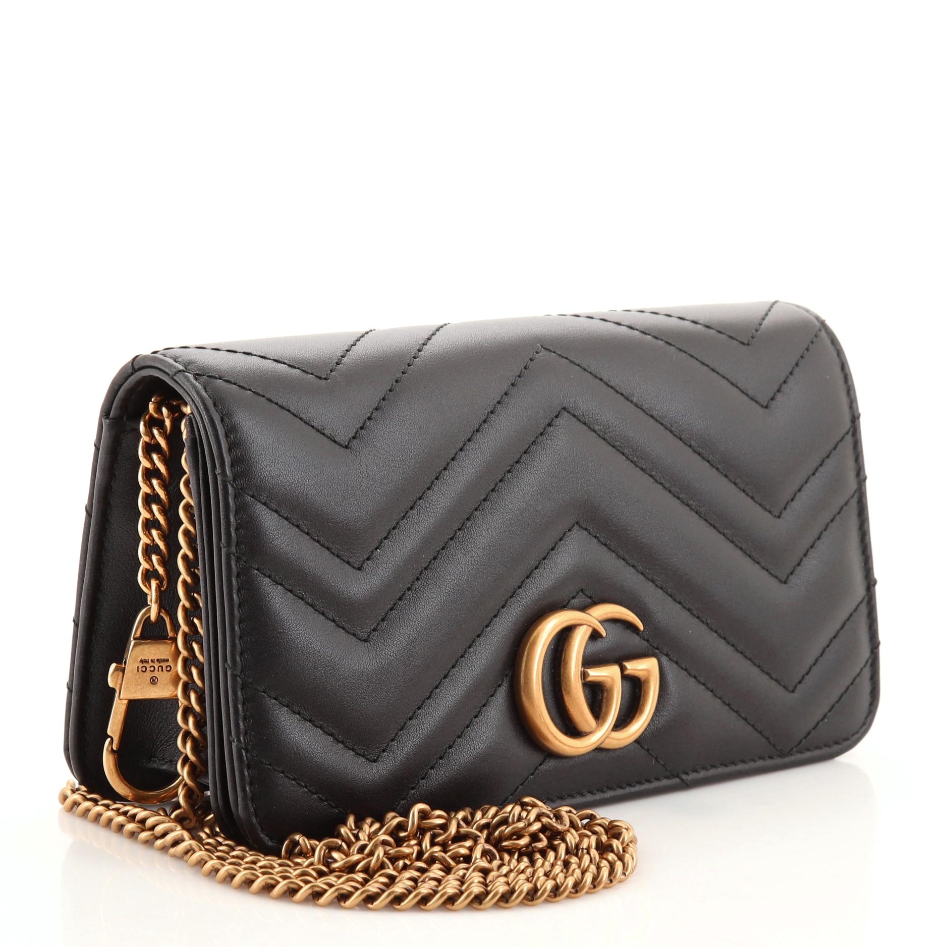 Gucci GG Marmont Tasche aus Matelasse-Leder mit Kette und Klappe (Schwarz)