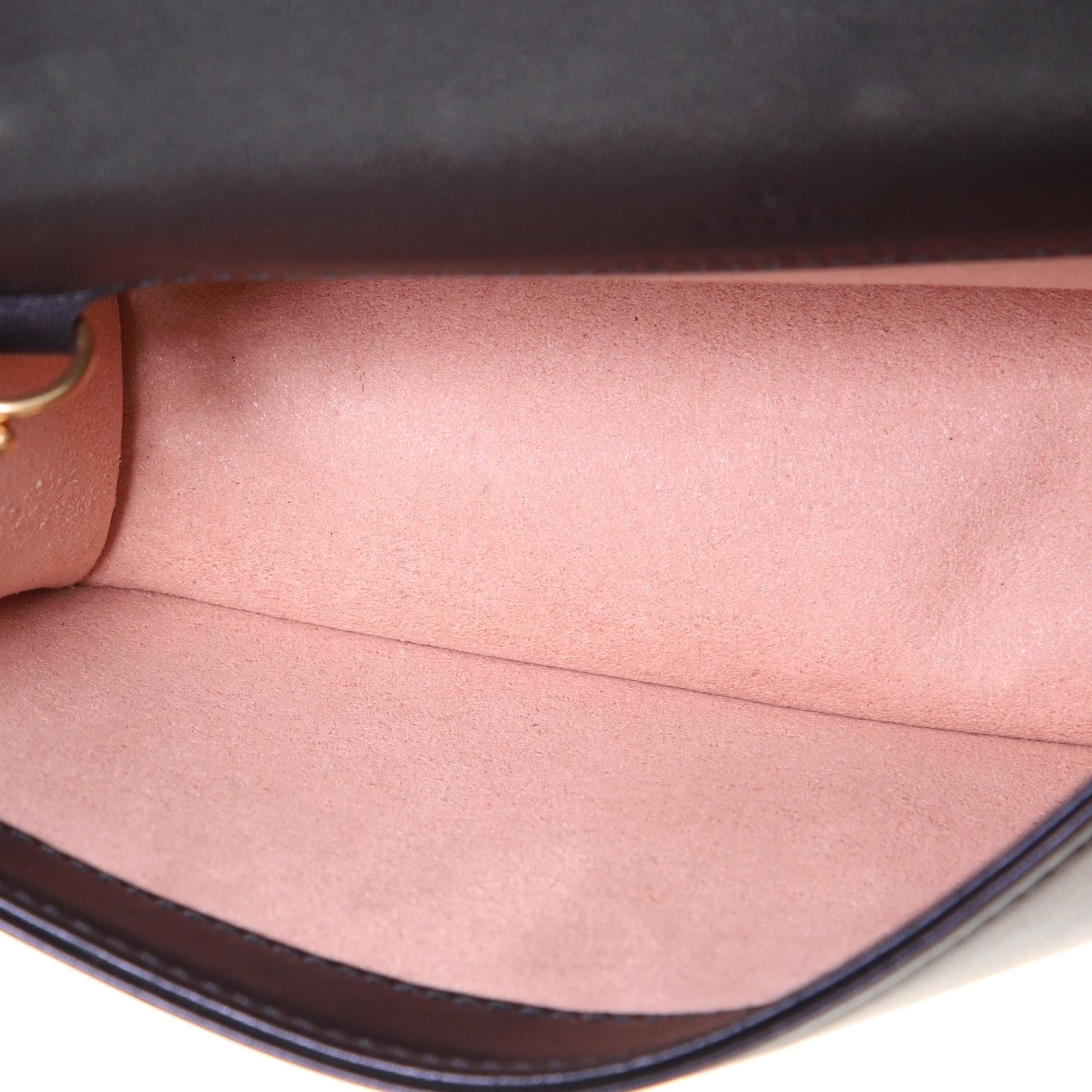 Gucci GG Marmont Tasche aus Matelasse-Leder mit Kette und Klappe 1