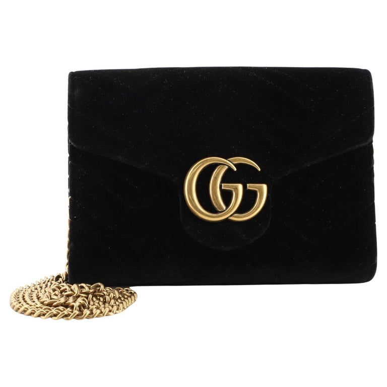 Gucci GG Marmont - Portefeuille à chaîne en velours matelassé Mini sur  1stDibs