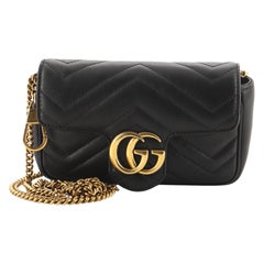 Gucci GG Sac à rabat Marmont Super Mini en cuir matelassé