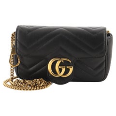 Gucci GG Sac à rabat Marmont Super Mini en cuir matelassé