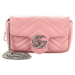 Gucci GG Sac à rabat Marmont Super Mini en cuir matelassé