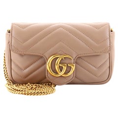 Gucci GG Sac à rabat Marmont Super Mini en cuir matelassé