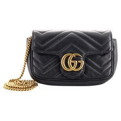 Gucci GG Sac à rabat Marmont Super Mini en cuir matelassé
