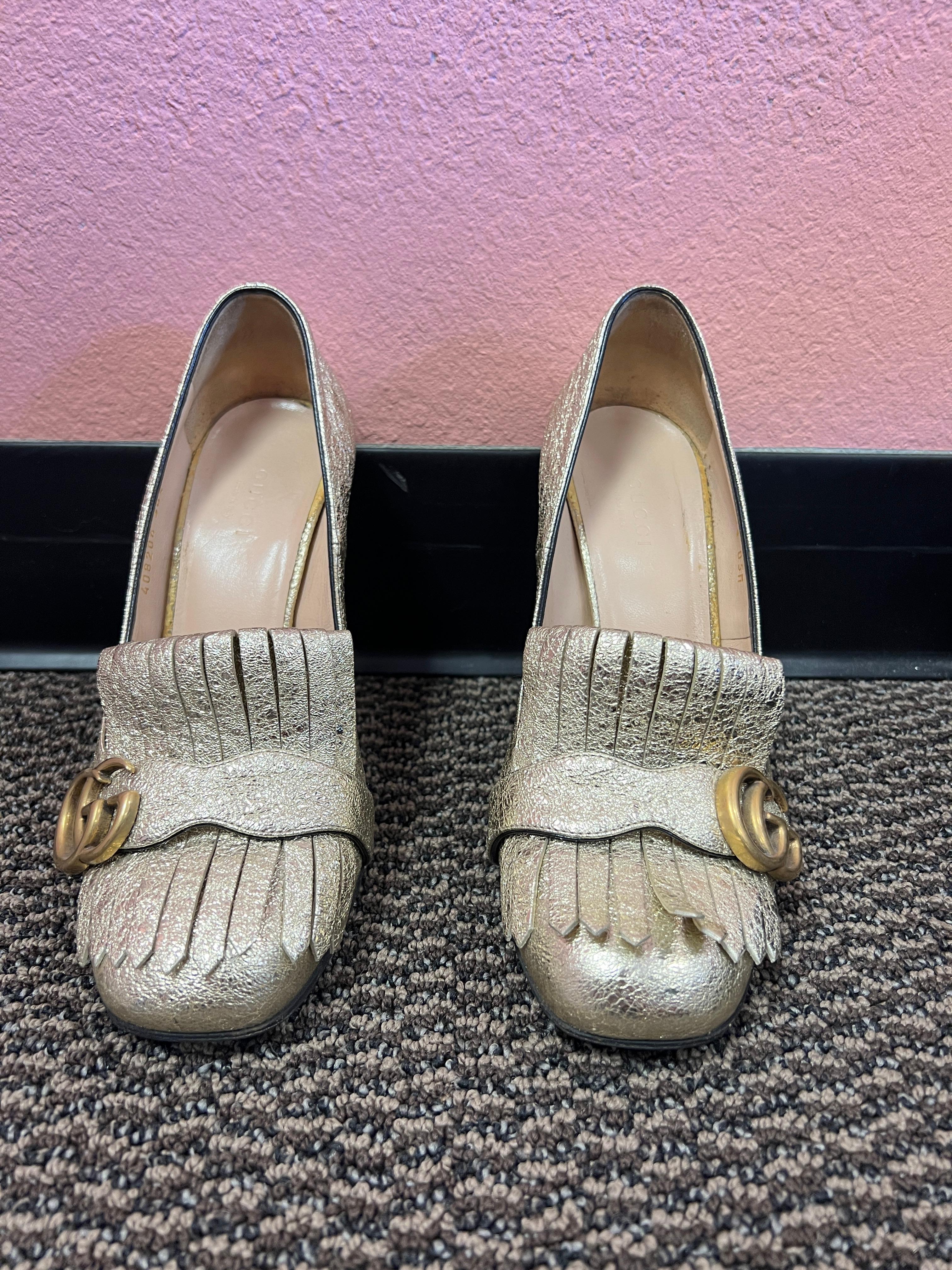 Gucci GG Marmont Goldfoil Maryjanes Size 38  In Excellent Condition For Sale In Thousand Oaks, CA