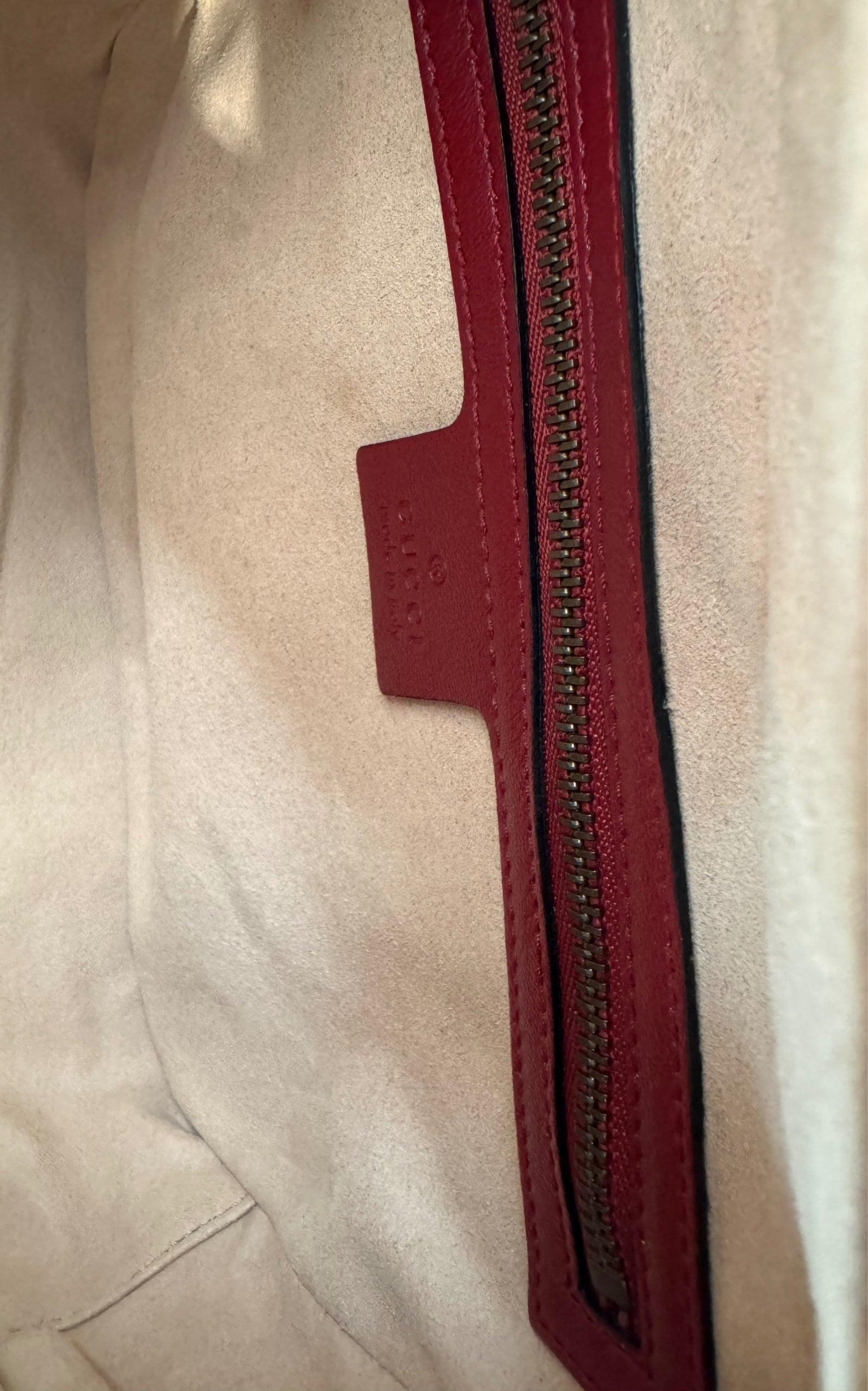 Gucci GG Marmont Matelassé Borsa a tracolla con manico in bambù in vendita 3